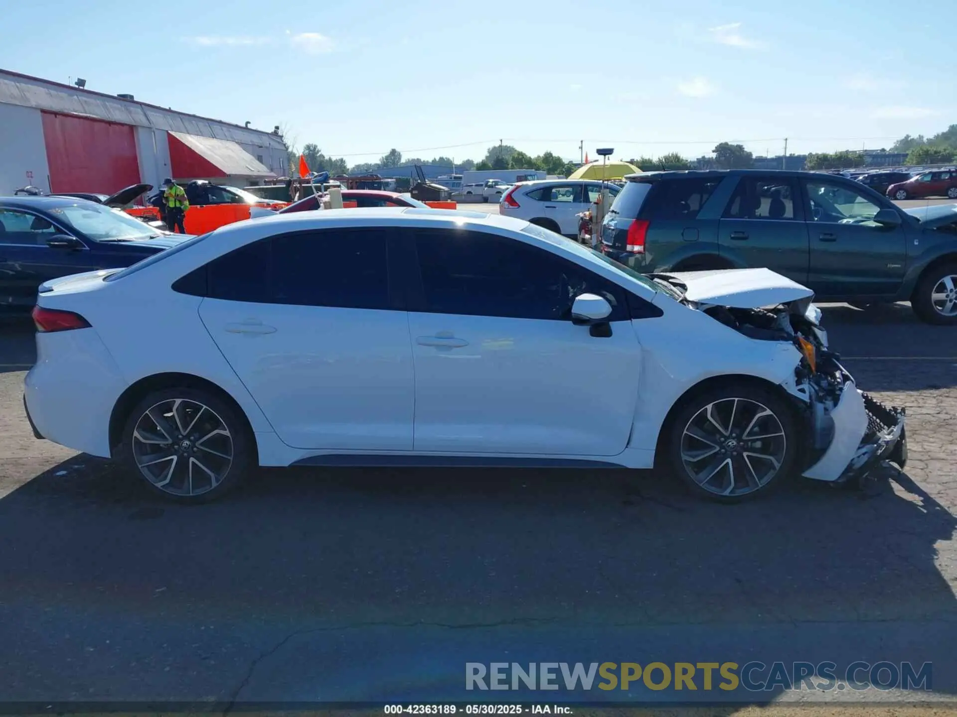 13 Photograph of a damaged car 5YFT4MCE5NP134032 TOYOTA COROLLA 2022