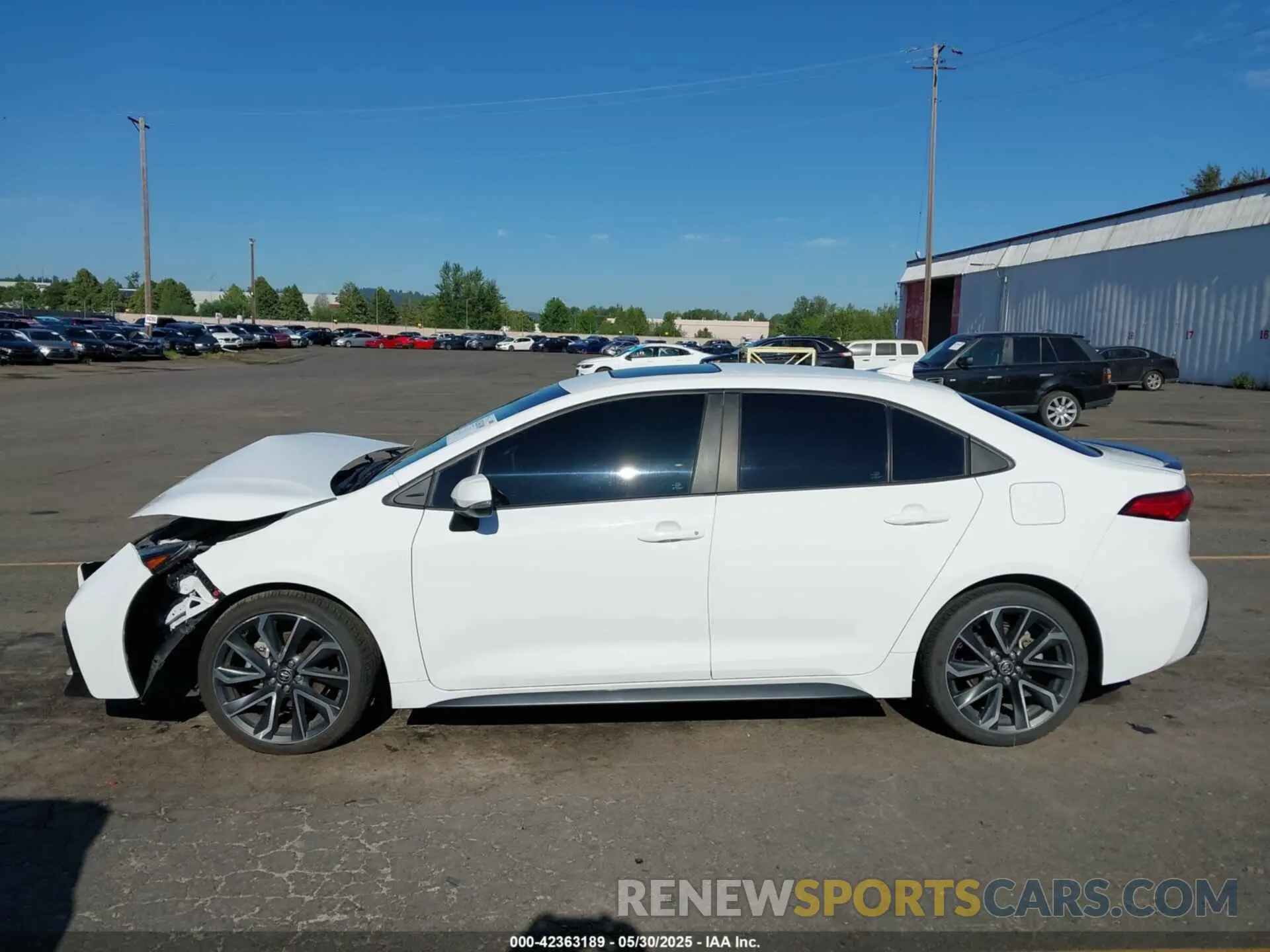 14 Photograph of a damaged car 5YFT4MCE5NP134032 TOYOTA COROLLA 2022