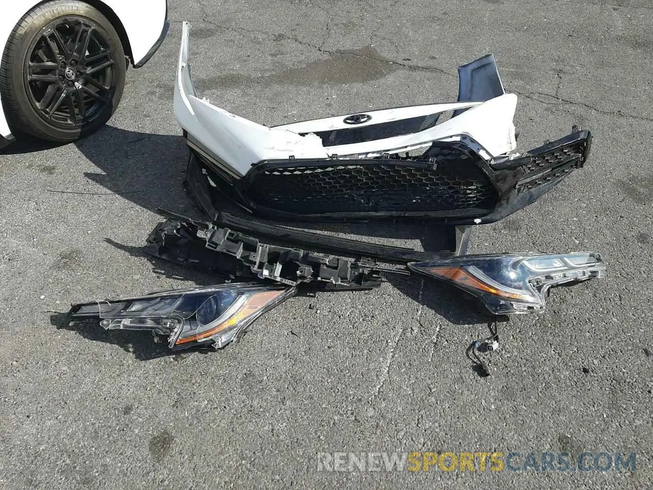 12 Photograph of a damaged car 5YFT4MCE6NP126697 TOYOTA COROLLA 2022