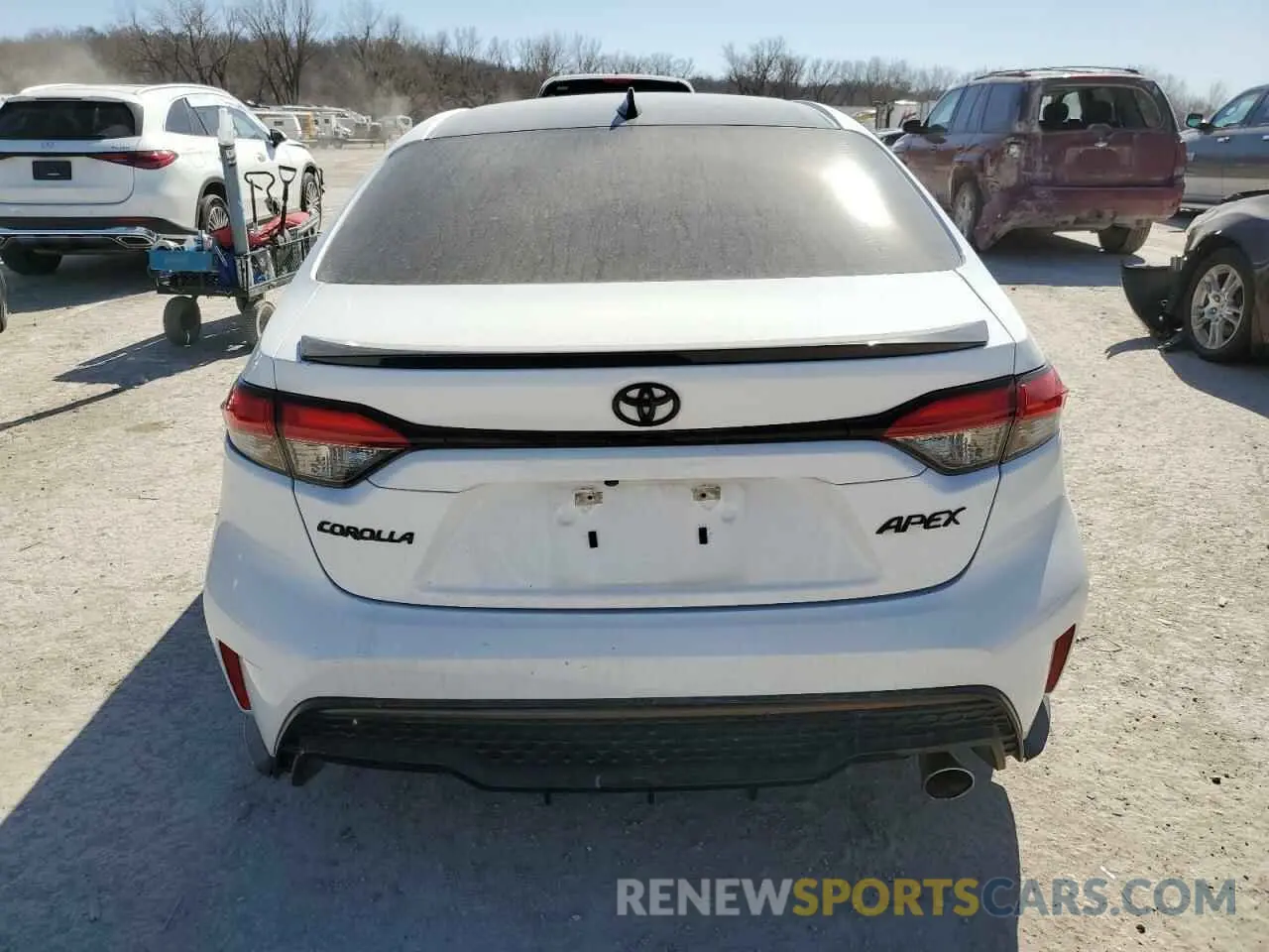 6 Photograph of a damaged car 5YFT4MCE9NP124376 TOYOTA COROLLA 2022
