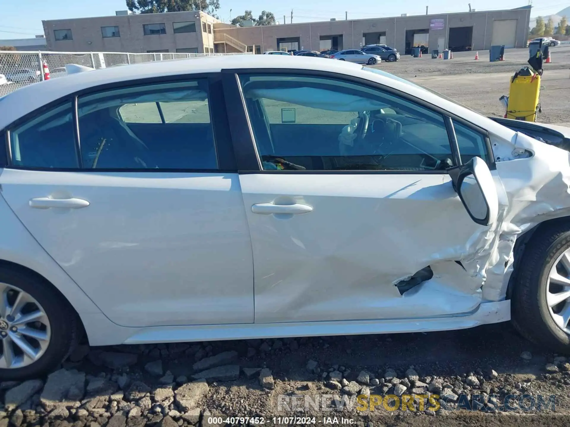 14 Photograph of a damaged car 5YFVPMAE1NP280429 TOYOTA COROLLA 2022