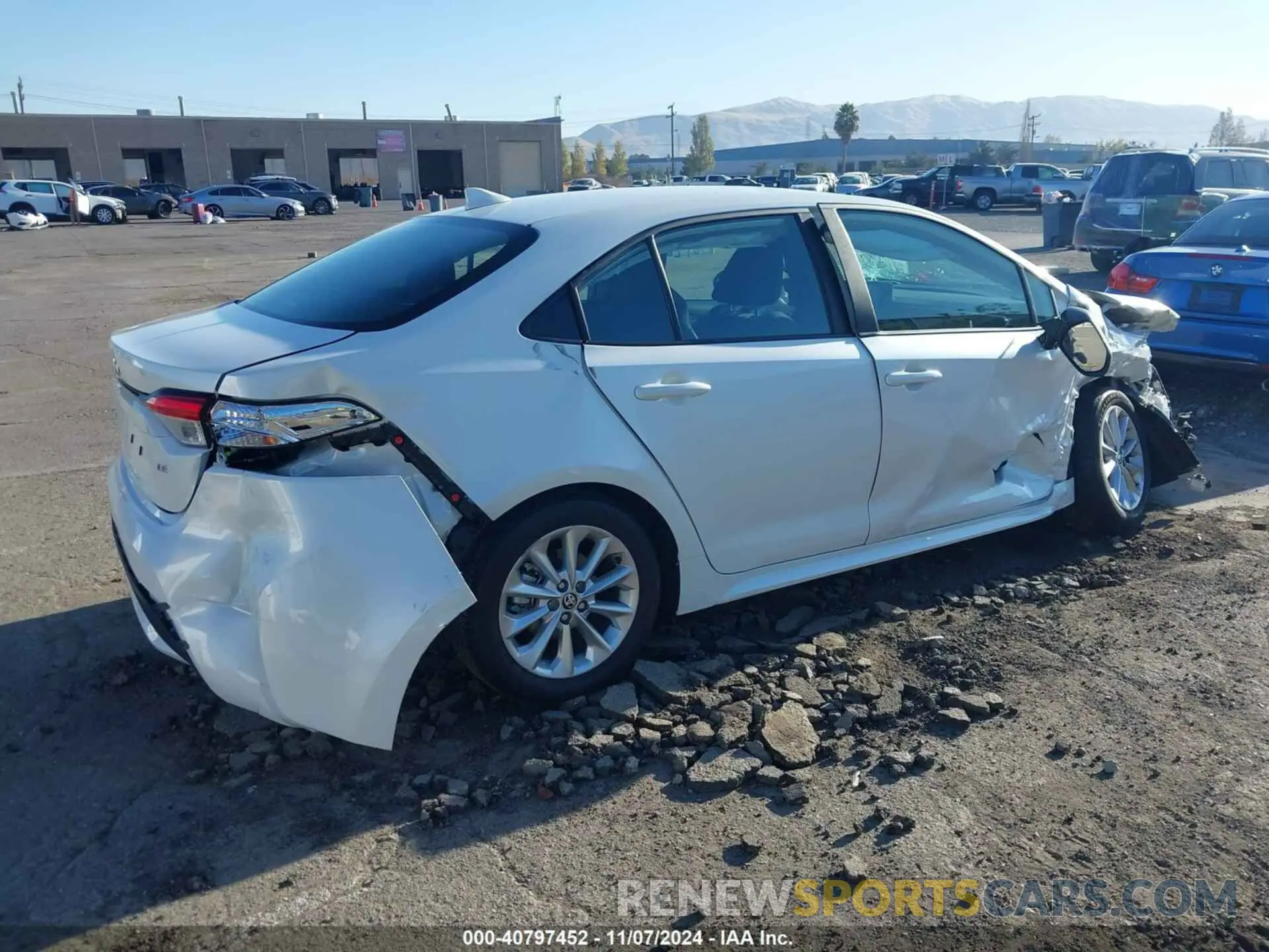 4 Photograph of a damaged car 5YFVPMAE1NP280429 TOYOTA COROLLA 2022