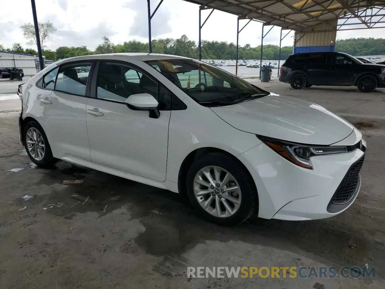 4 Photograph of a damaged car 5YFVPMAE1NP304700 TOYOTA COROLLA 2022