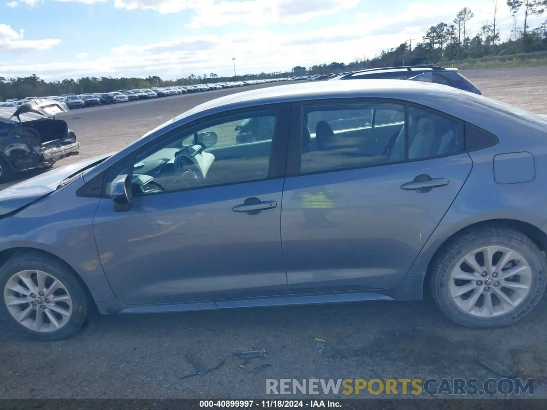 13 Photograph of a damaged car 5YFVPMAE2NP323188 TOYOTA COROLLA 2022