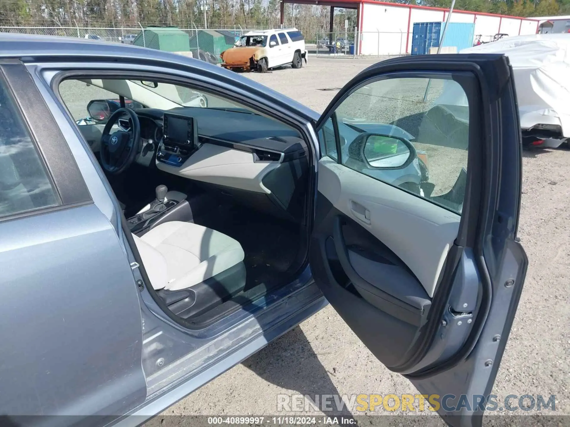 5 Photograph of a damaged car 5YFVPMAE2NP323188 TOYOTA COROLLA 2022