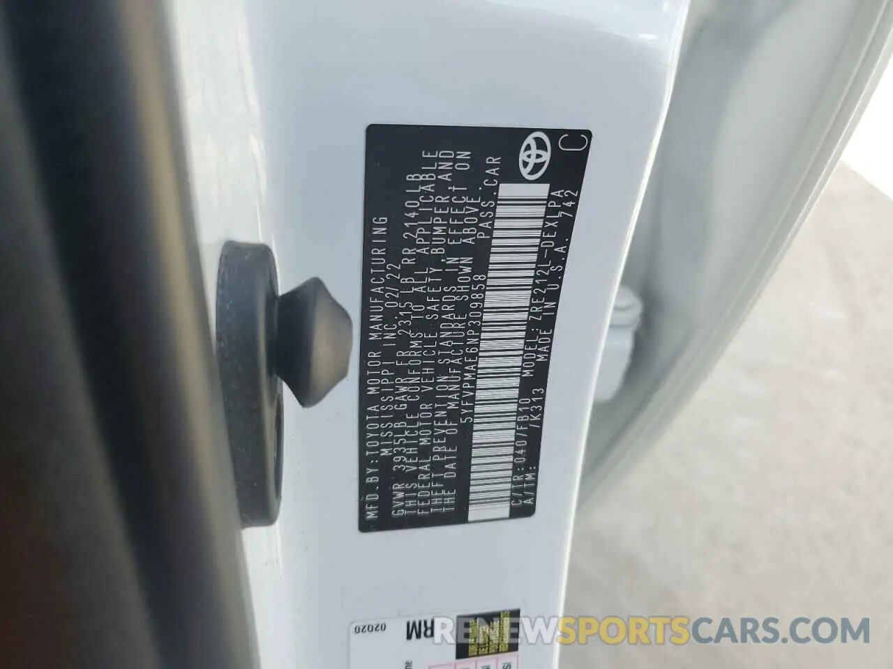 13 Photograph of a damaged car 5YFVPMAE6NP309858 TOYOTA COROLLA 2022