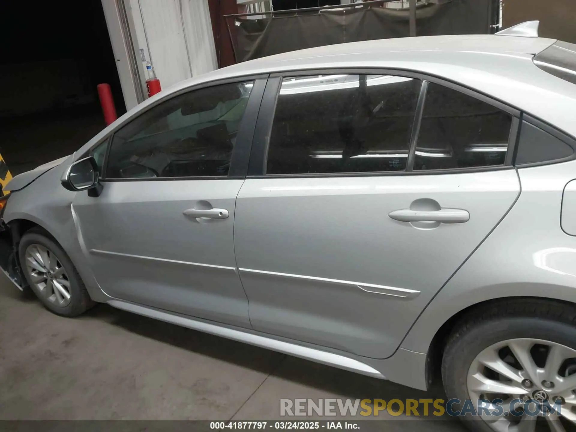 14 Photograph of a damaged car 5YFVPMAEXNP301360 TOYOTA COROLLA 2022