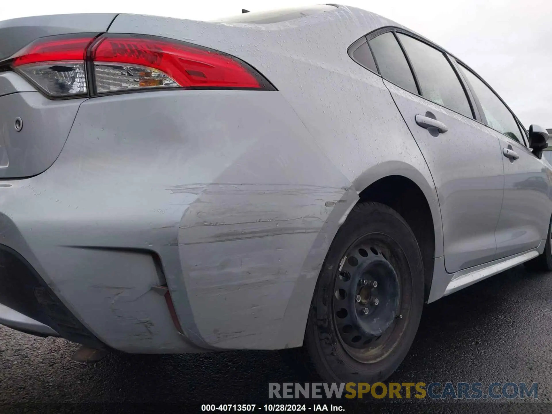 18 Photograph of a damaged car JTDDPMAE4NJ223609 TOYOTA COROLLA 2022