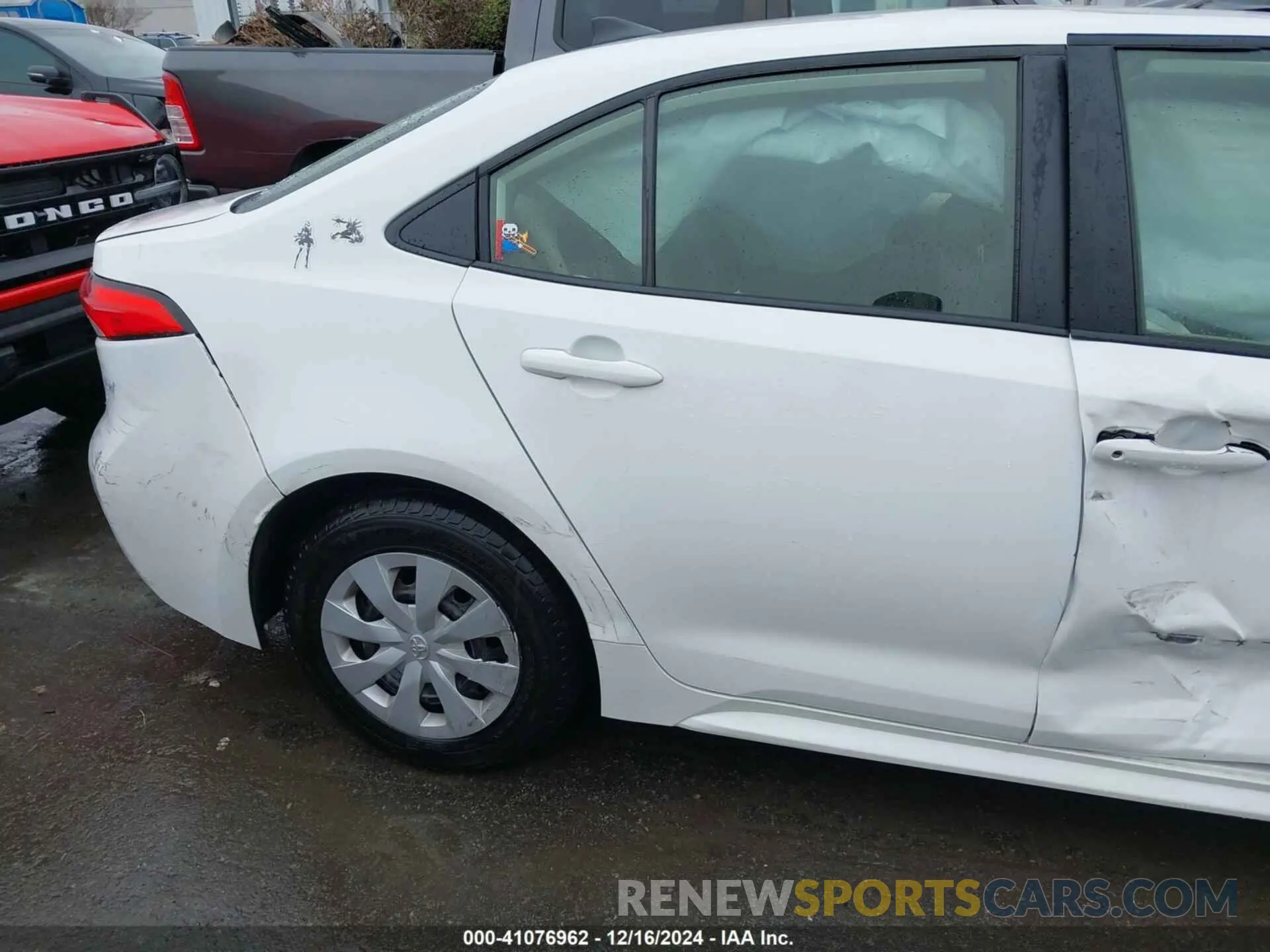 17 Photograph of a damaged car JTDDPMAEXN3026710 TOYOTA COROLLA 2022