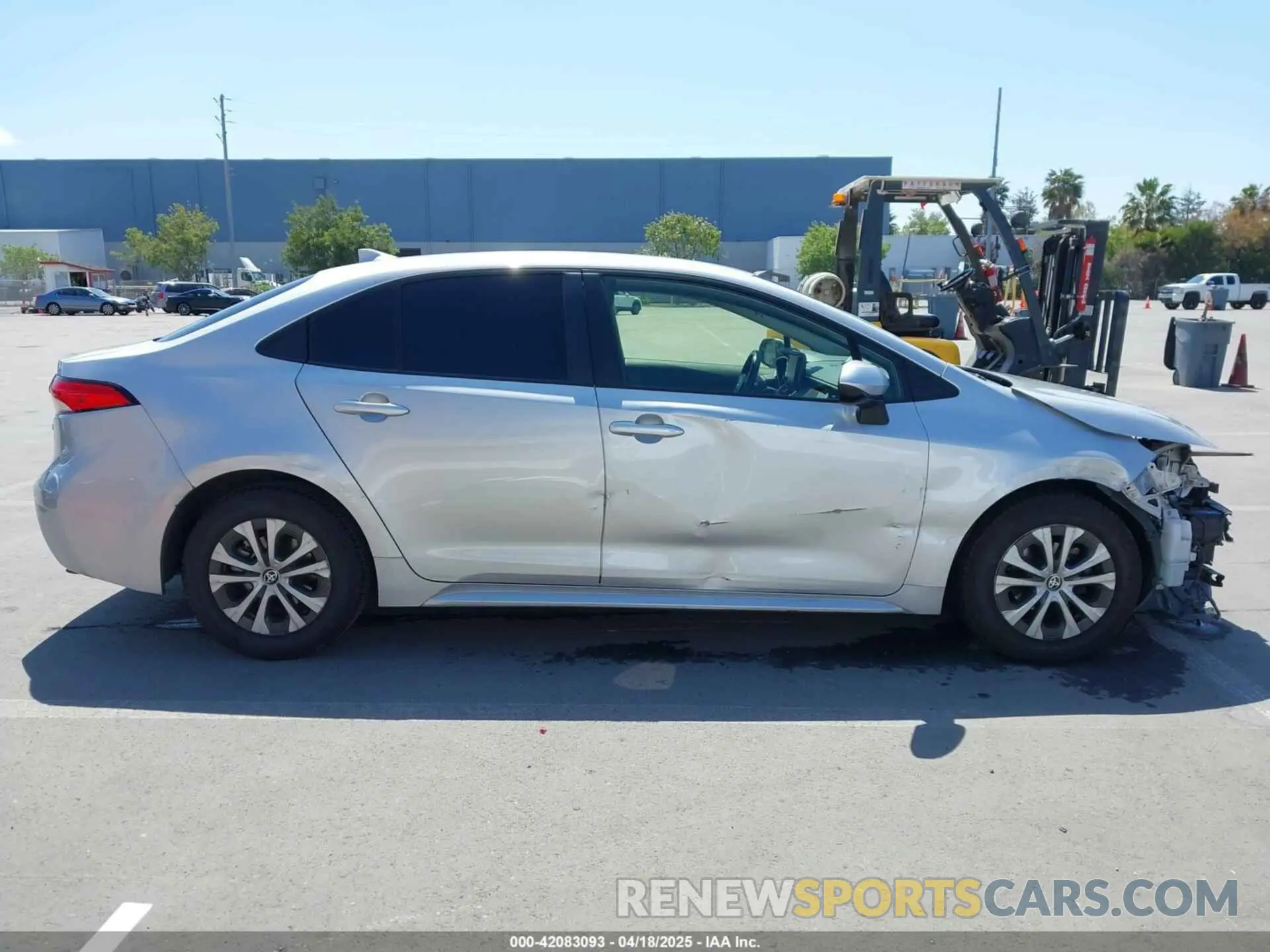 14 Photograph of a damaged car JTDEAMDE0NJ056831 TOYOTA COROLLA 2022