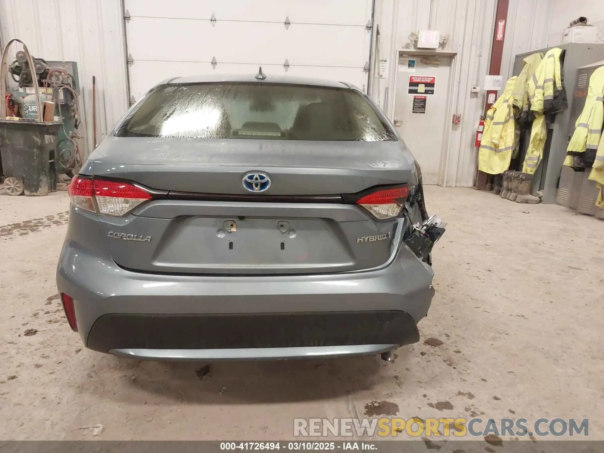 16 Photograph of a damaged car JTDEAMDE1NJ043697 TOYOTA COROLLA 2022