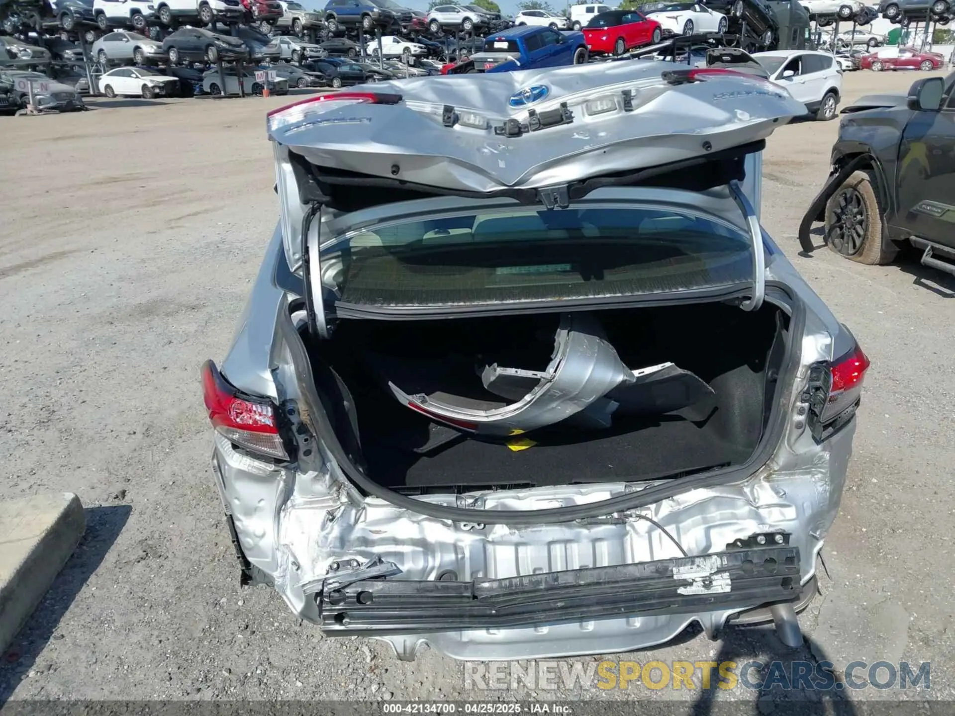 16 Photograph of a damaged car JTDEAMDE1NJ046776 TOYOTA COROLLA 2022