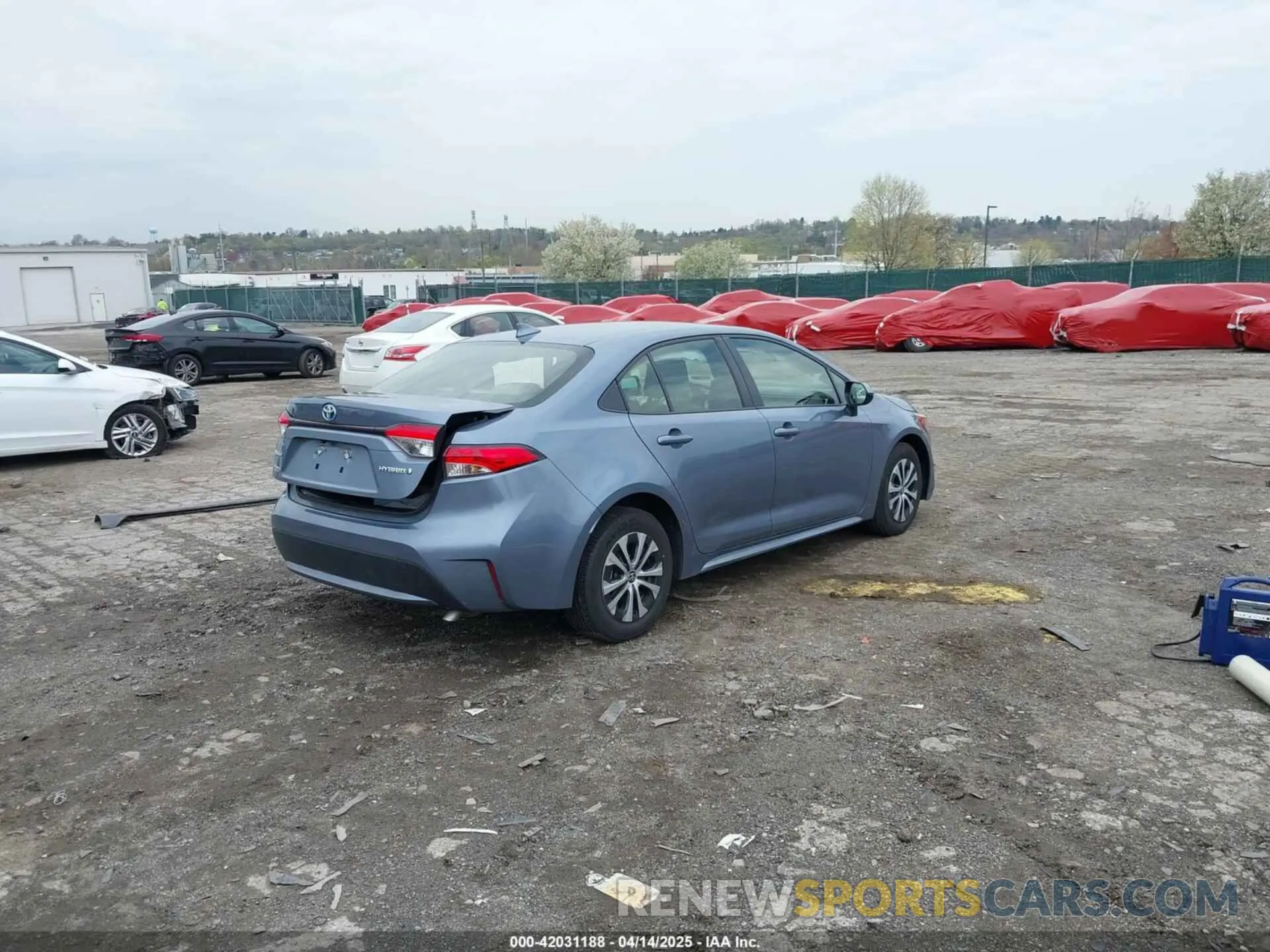 4 Photograph of a damaged car JTDEAMDE2N3011281 TOYOTA COROLLA 2022
