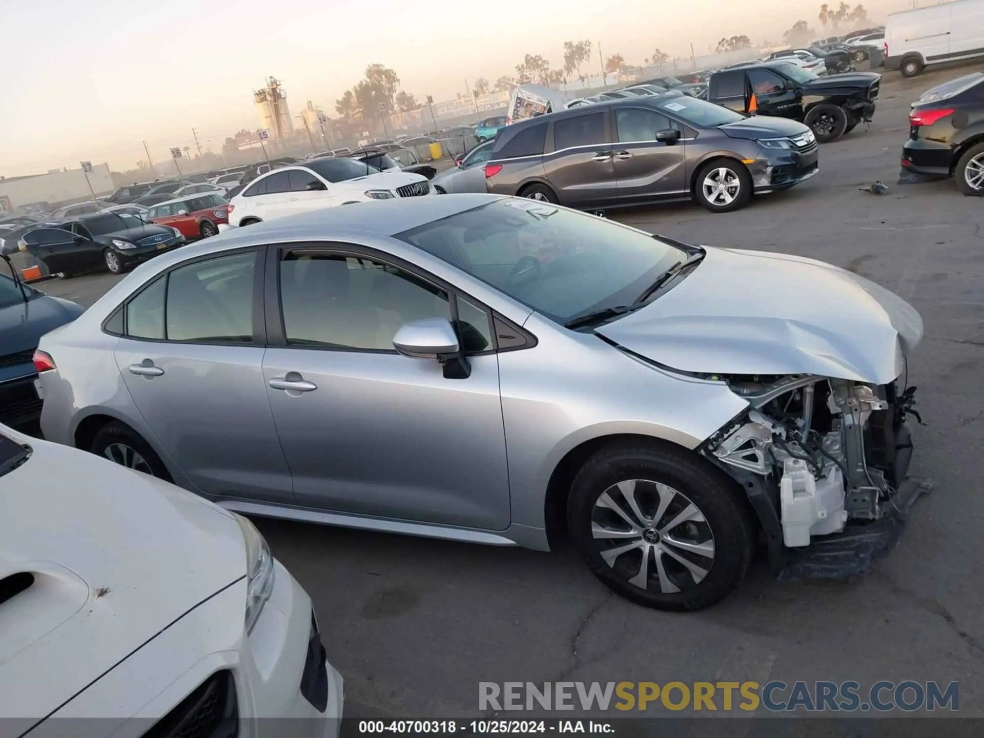 14 Photograph of a damaged car JTDEAMDE2NJ038105 TOYOTA COROLLA 2022