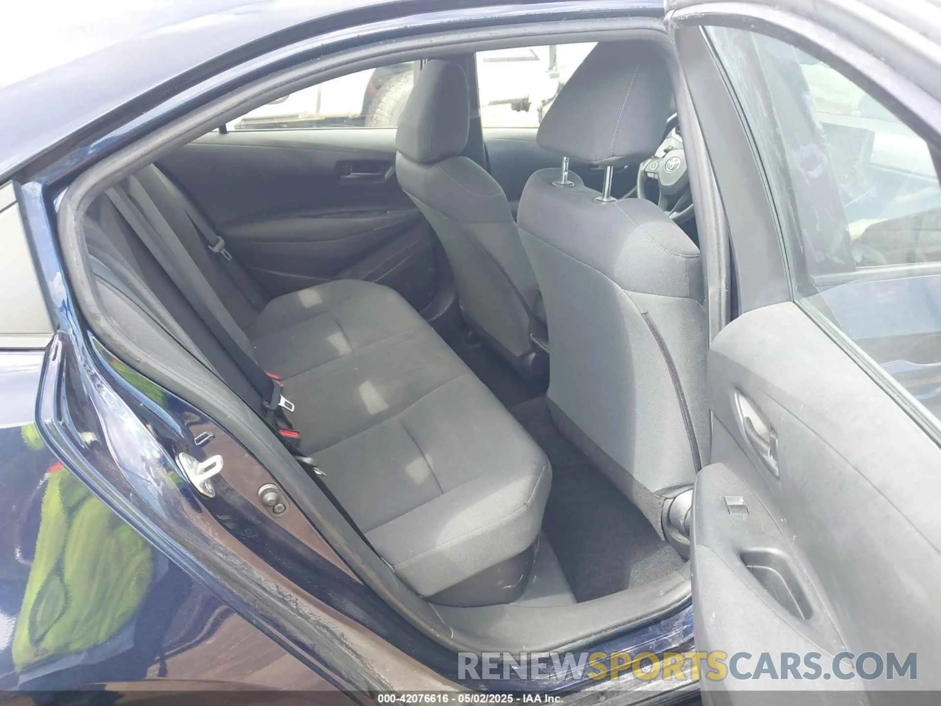 8 Photograph of a damaged car JTDEAMDE2NJ057110 TOYOTA COROLLA 2022