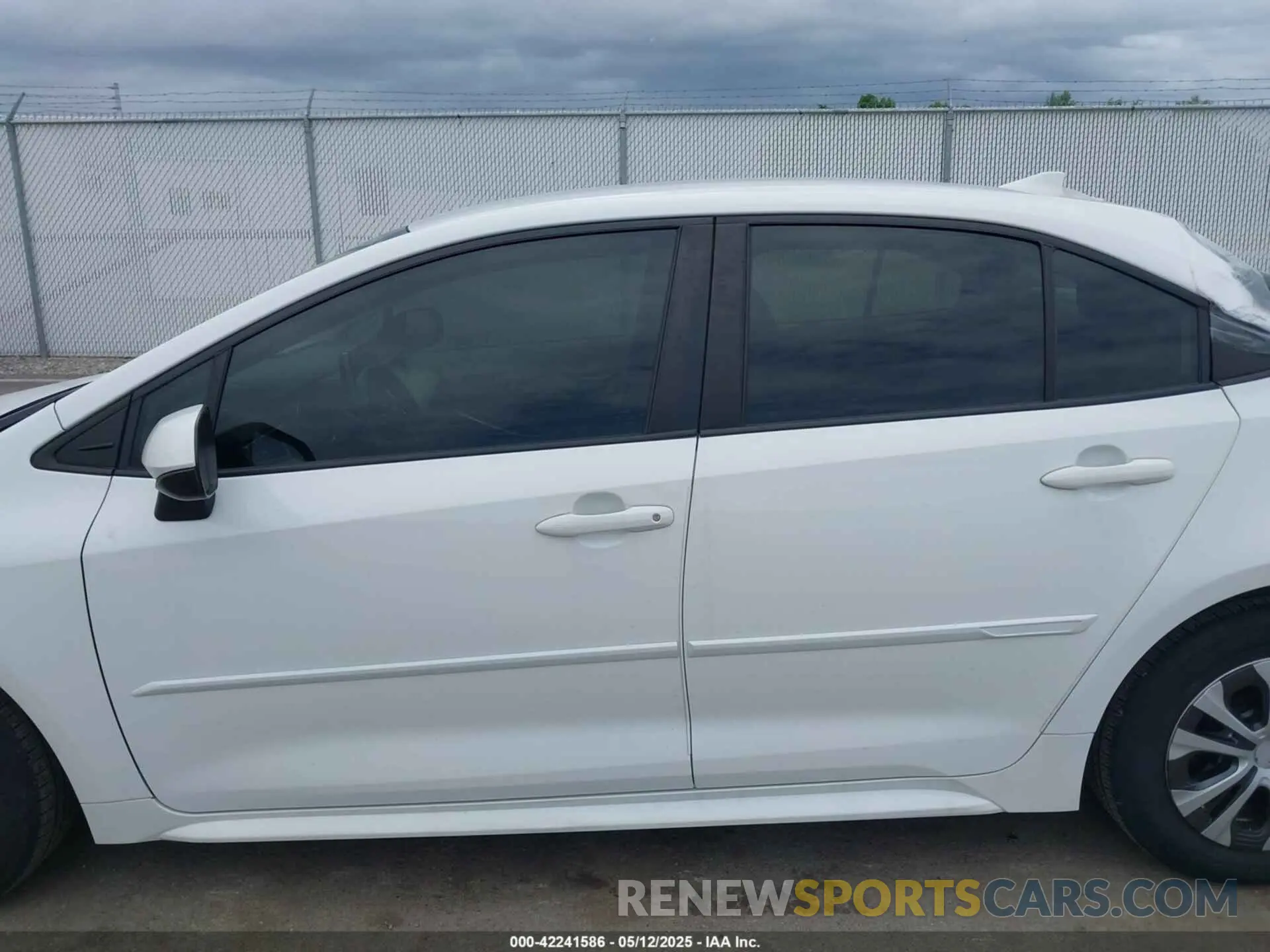 14 Photograph of a damaged car JTDEAMDE3NJ041143 TOYOTA COROLLA 2022
