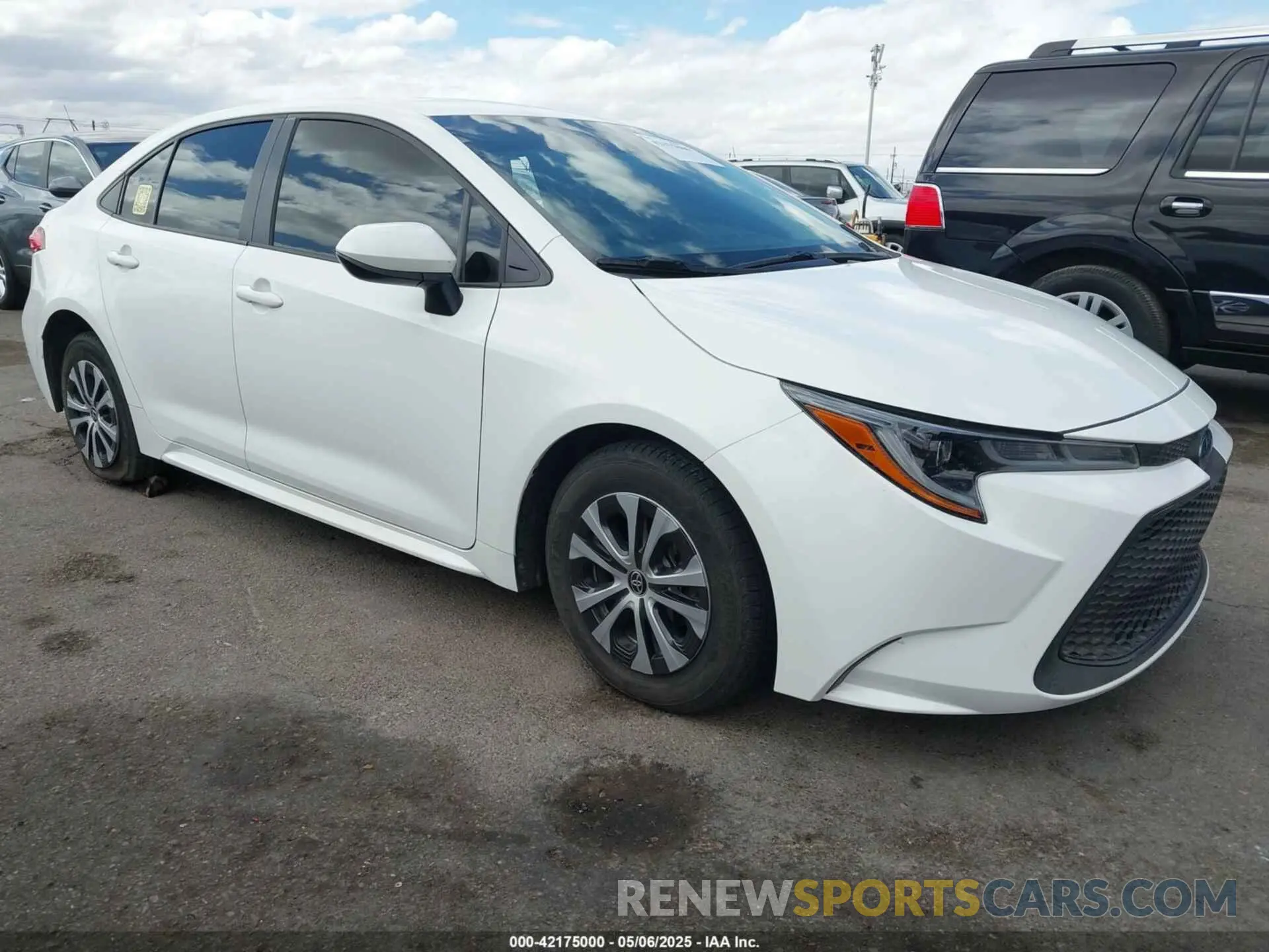 1 Photograph of a damaged car JTDEAMDE4N3001674 TOYOTA COROLLA 2022