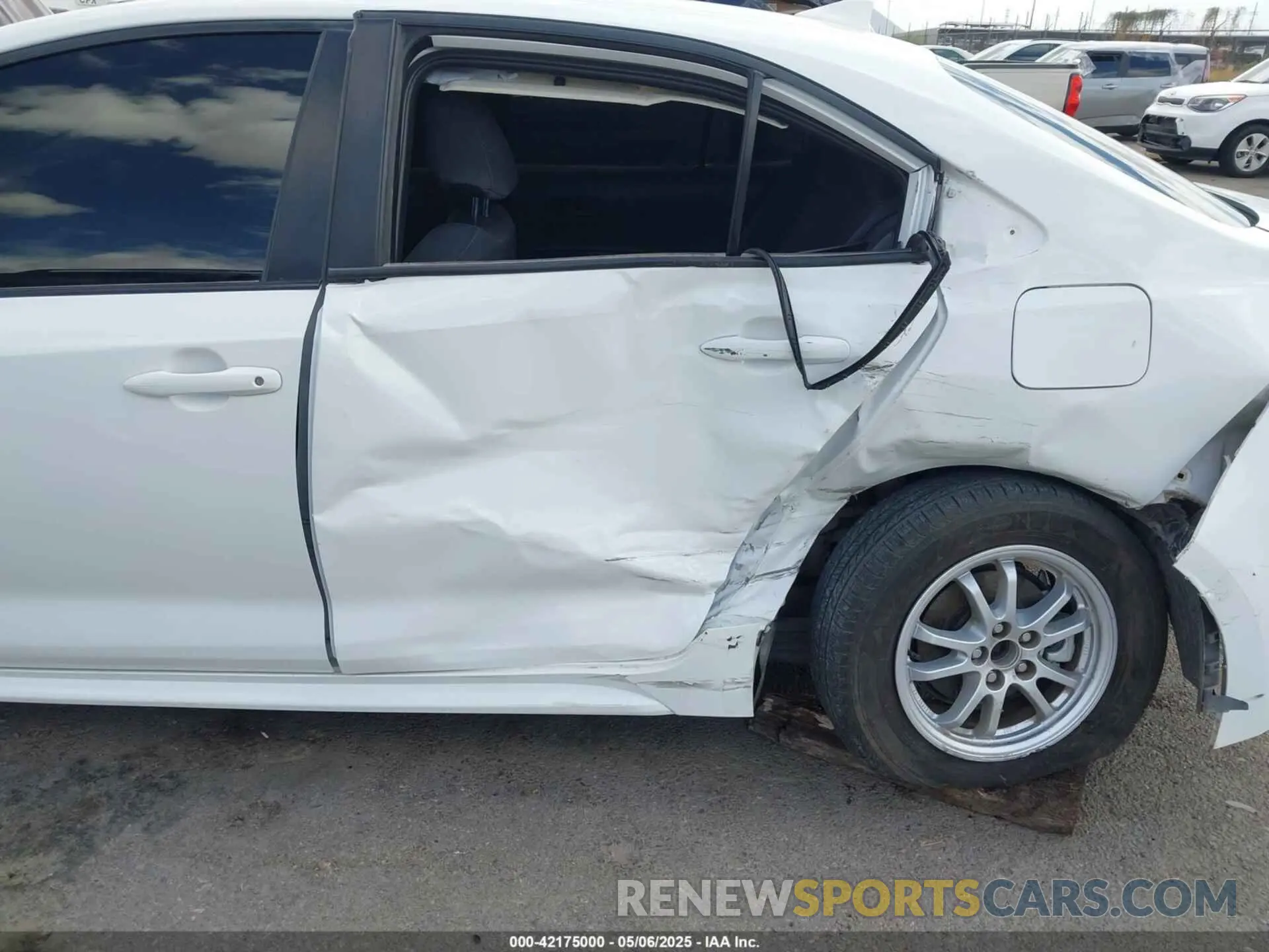 6 Photograph of a damaged car JTDEAMDE4N3001674 TOYOTA COROLLA 2022