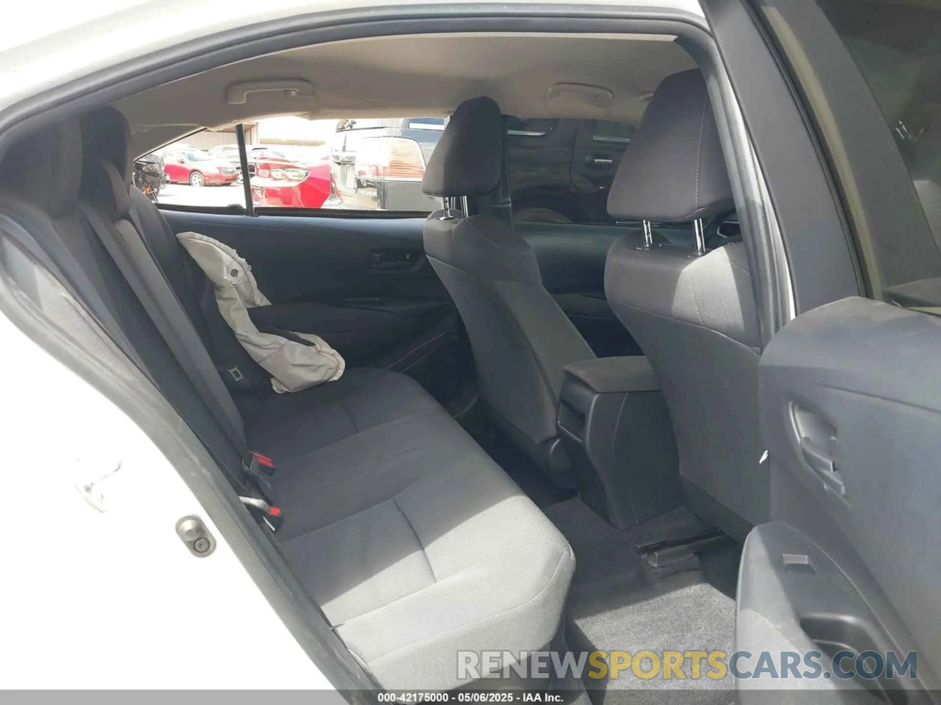 8 Photograph of a damaged car JTDEAMDE4N3001674 TOYOTA COROLLA 2022