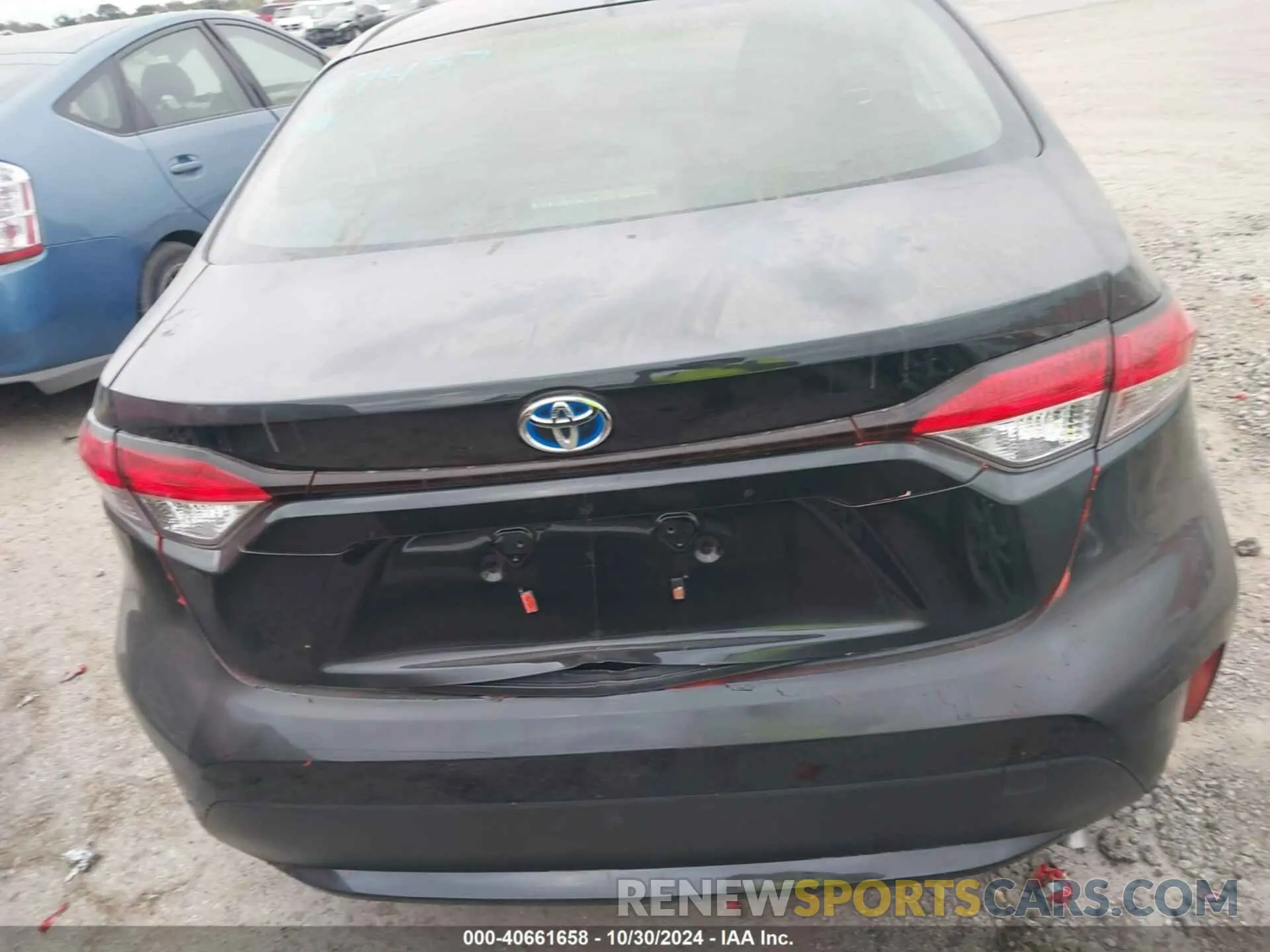 17 Photograph of a damaged car JTDEAMDE4NJ037330 TOYOTA COROLLA 2022