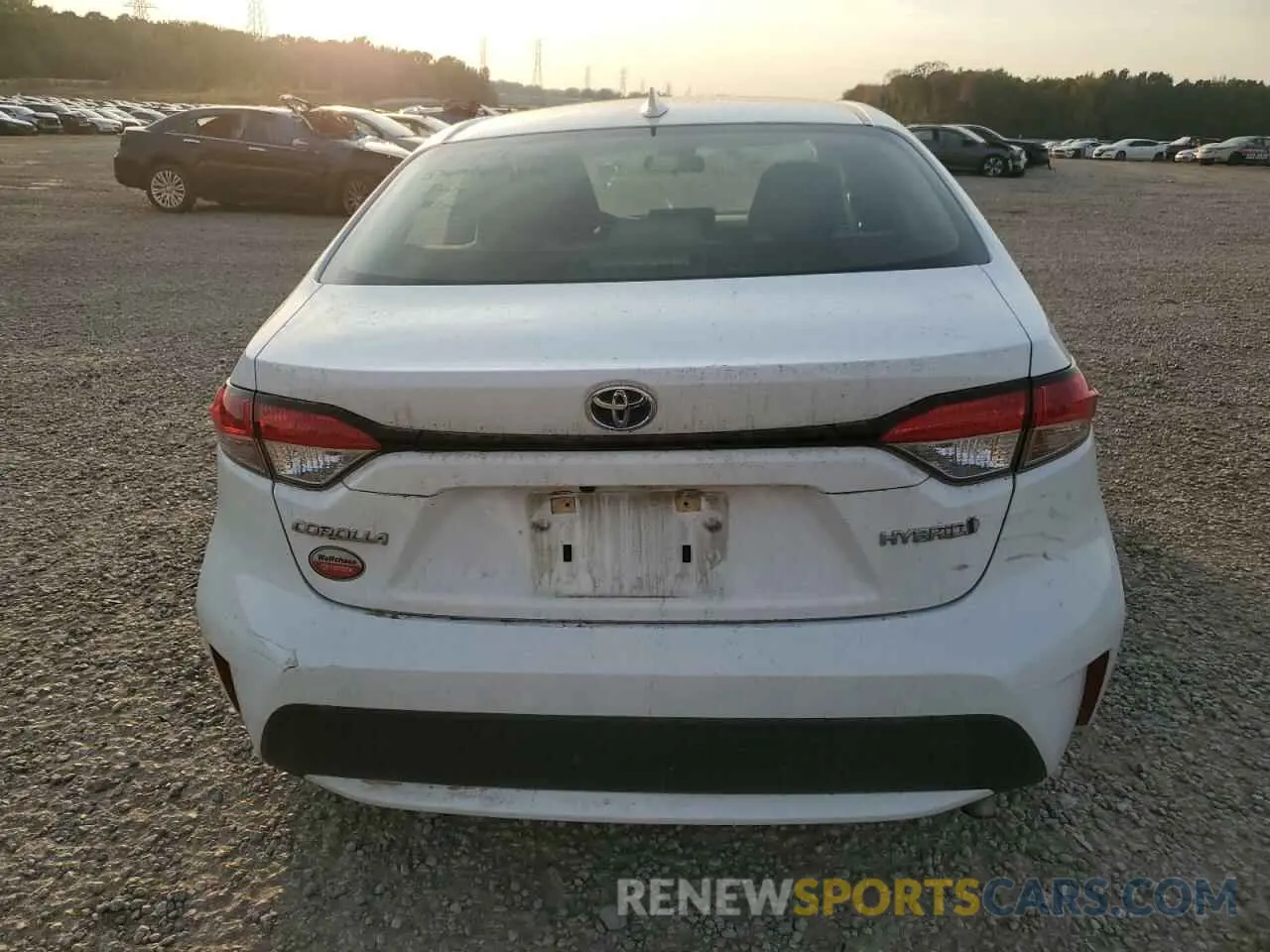 6 Photograph of a damaged car JTDEAMDE4NJ037974 TOYOTA COROLLA 2022