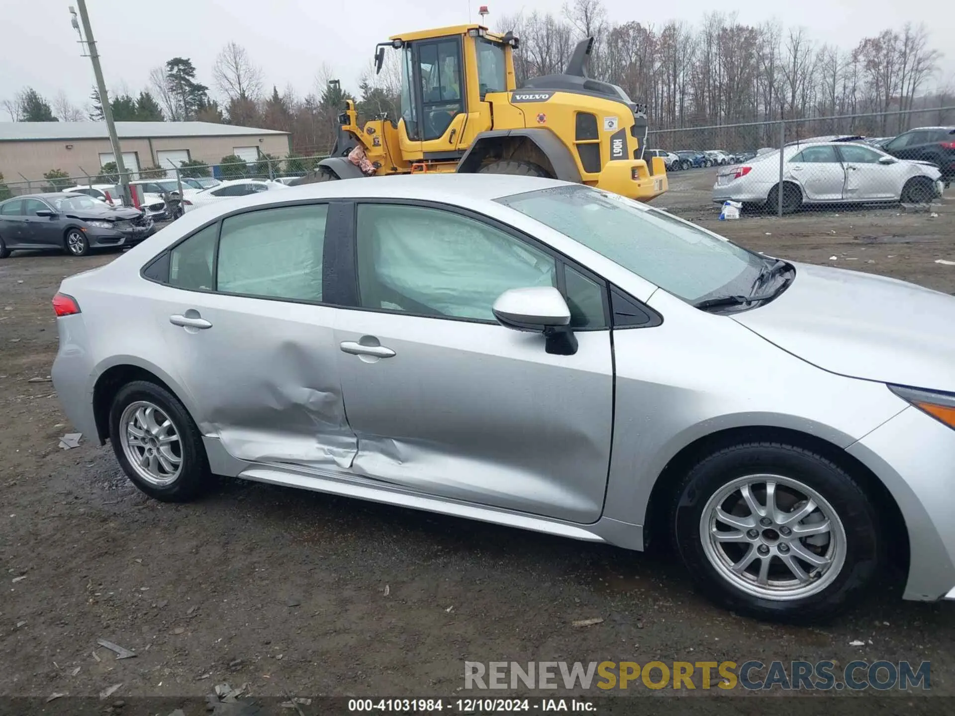 12 Photograph of a damaged car JTDEAMDE5NJ054850 TOYOTA COROLLA 2022