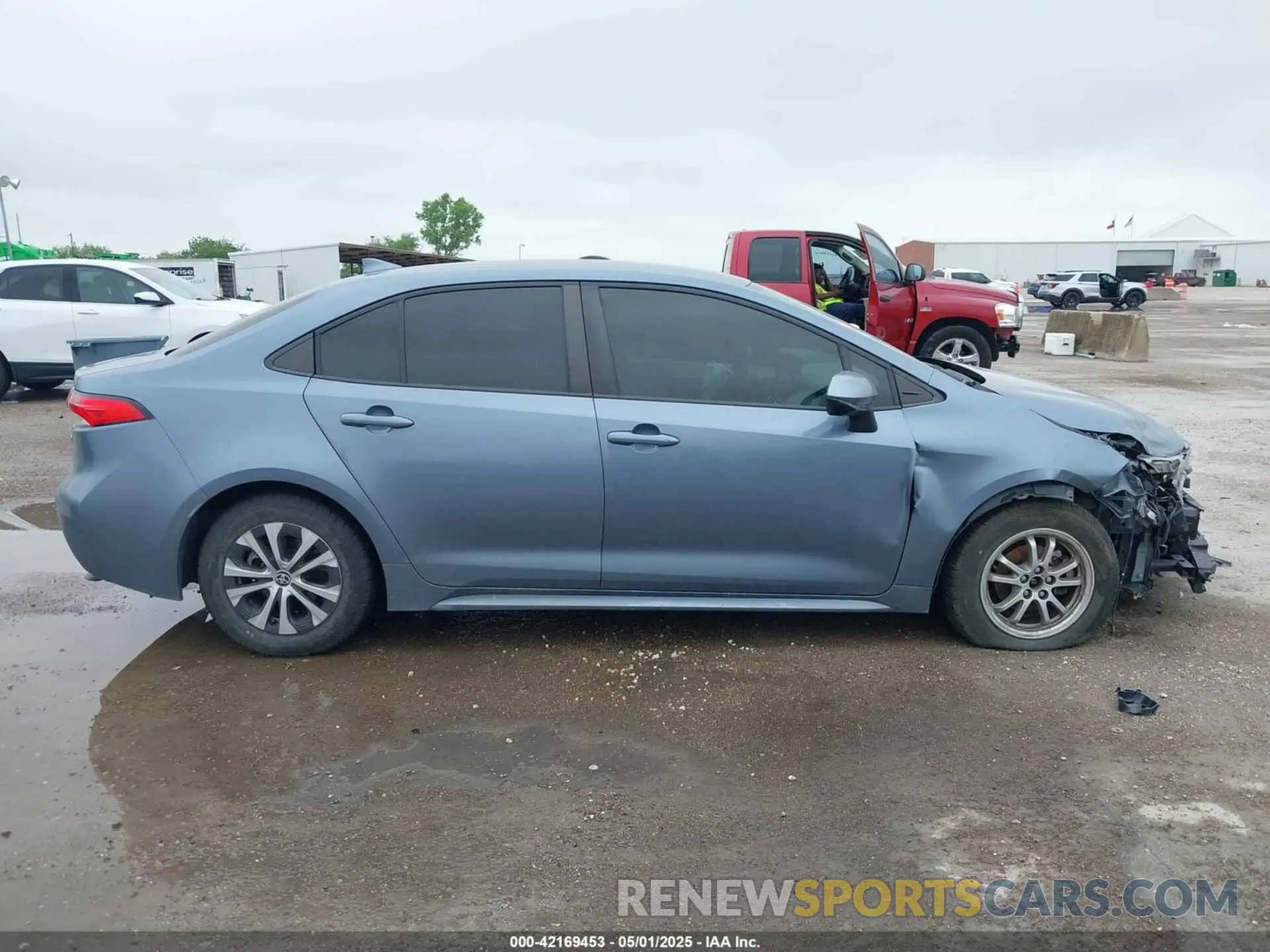 13 Photograph of a damaged car JTDEAMDE6N3003393 TOYOTA COROLLA 2022