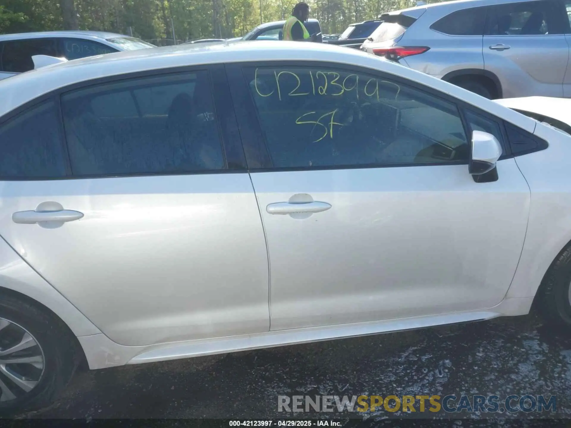 13 Photograph of a damaged car JTDEAMDE6N3003443 TOYOTA COROLLA 2022