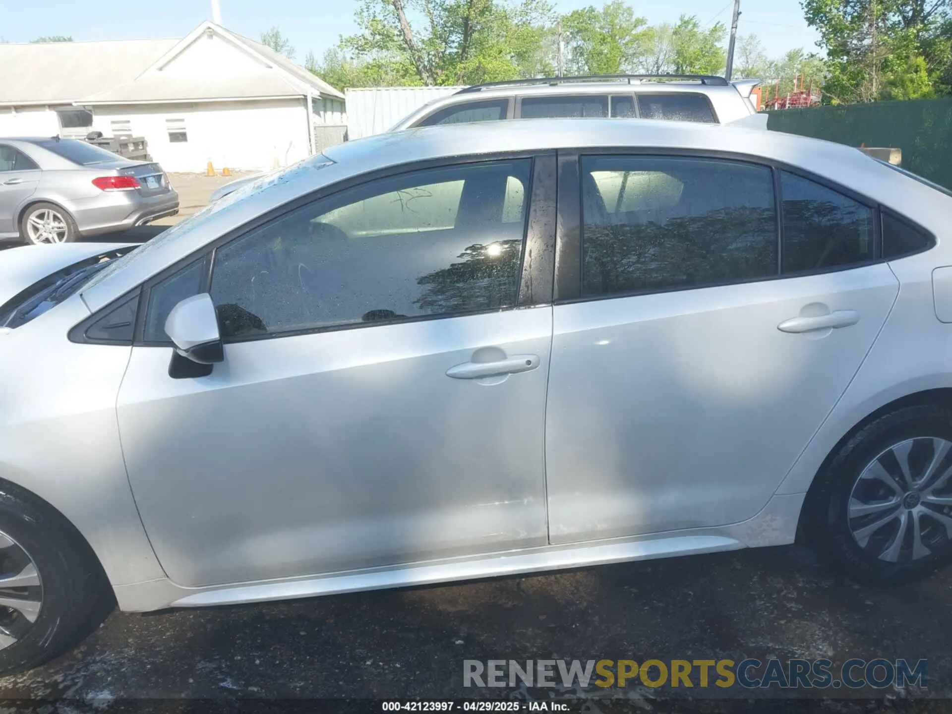 14 Photograph of a damaged car JTDEAMDE6N3003443 TOYOTA COROLLA 2022