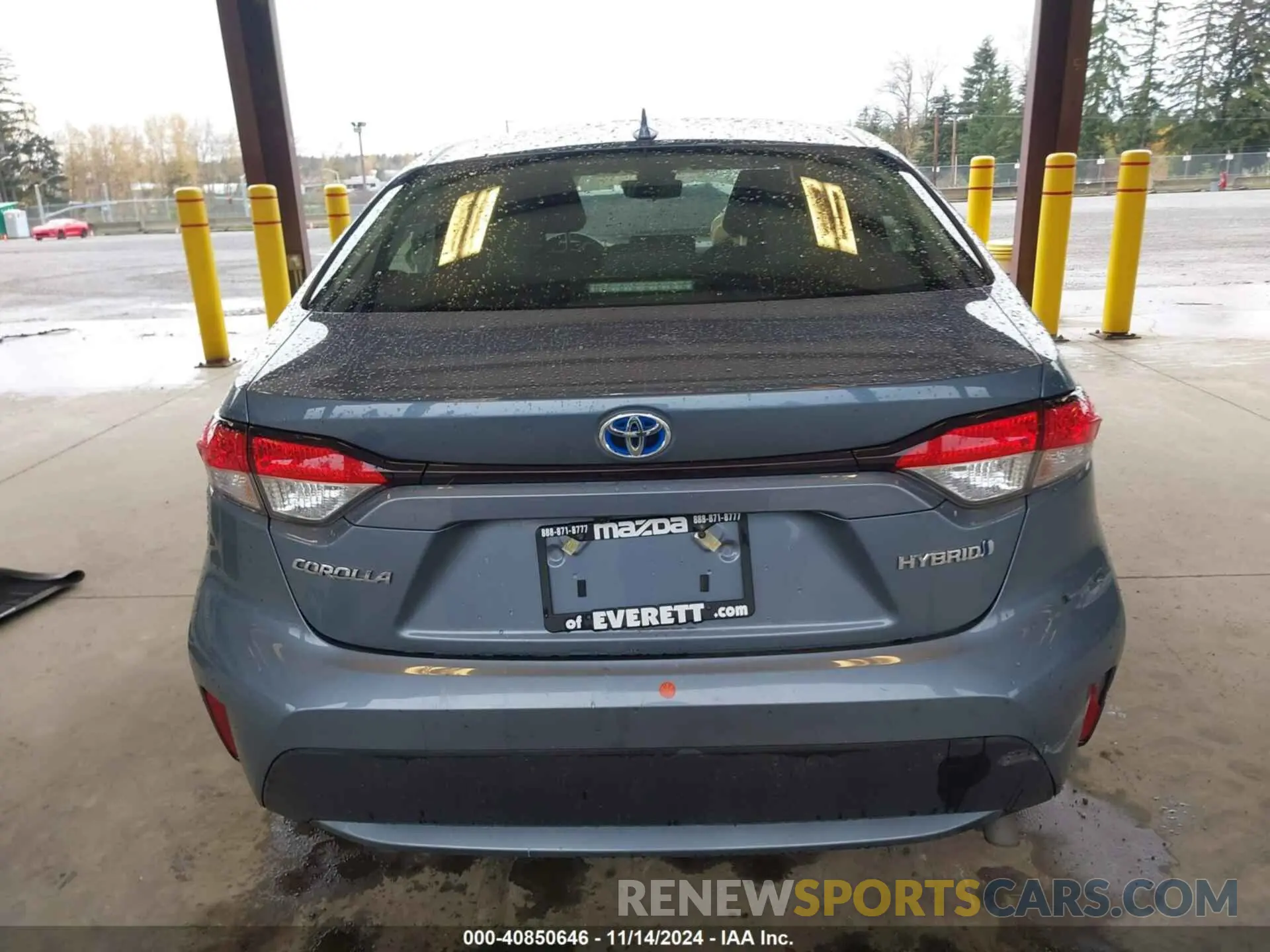 17 Photograph of a damaged car JTDEAMDE6N3006858 TOYOTA COROLLA 2022