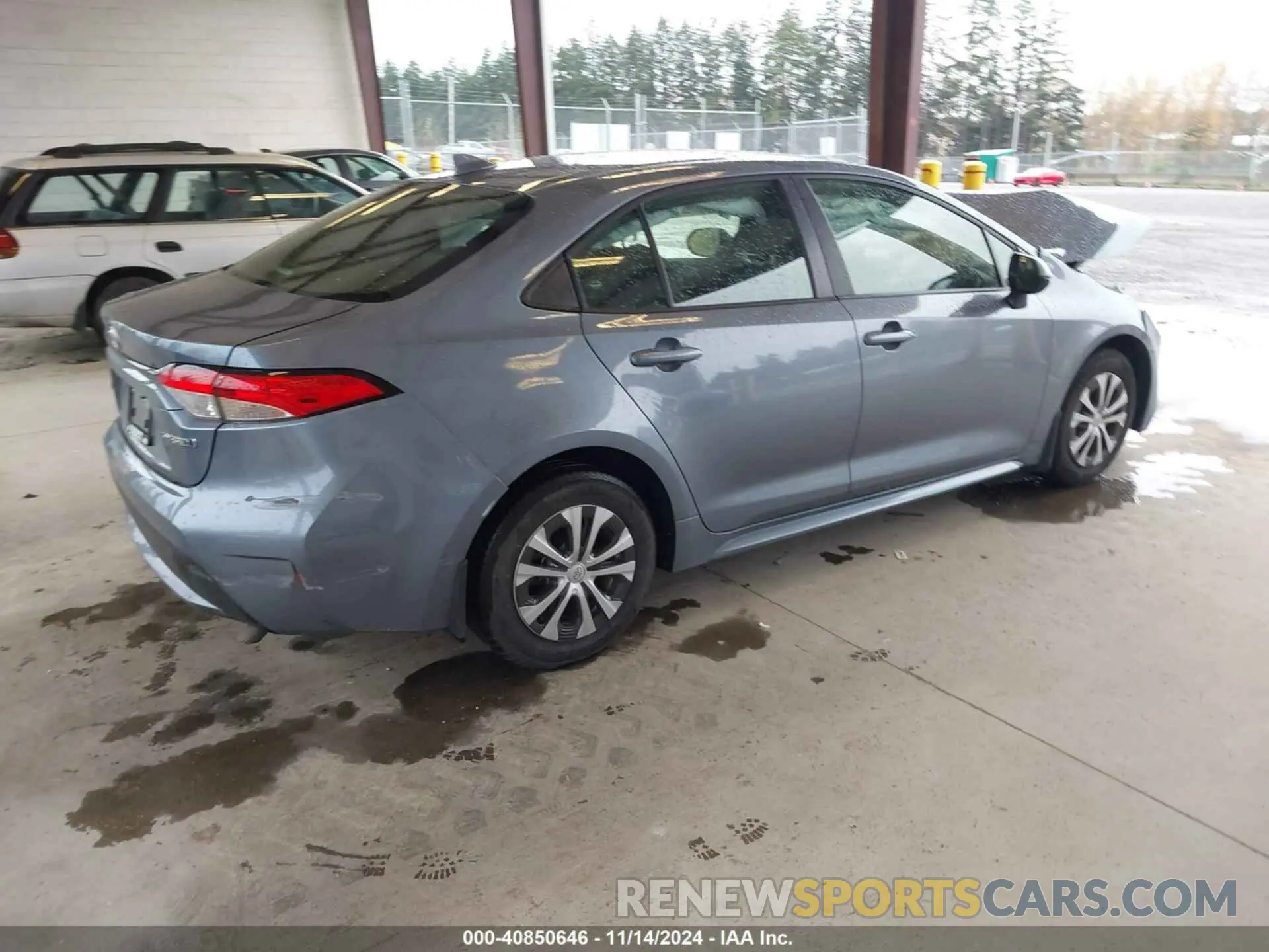 4 Photograph of a damaged car JTDEAMDE6N3006858 TOYOTA COROLLA 2022