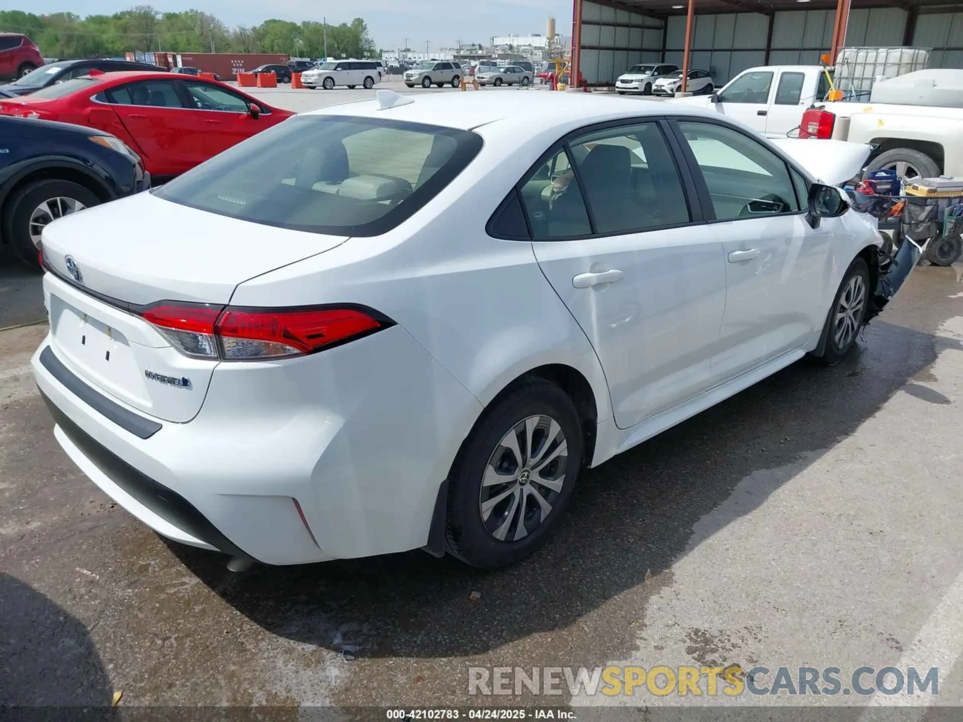 4 Photograph of a damaged car JTDEAMDE6NJ036938 TOYOTA COROLLA 2022