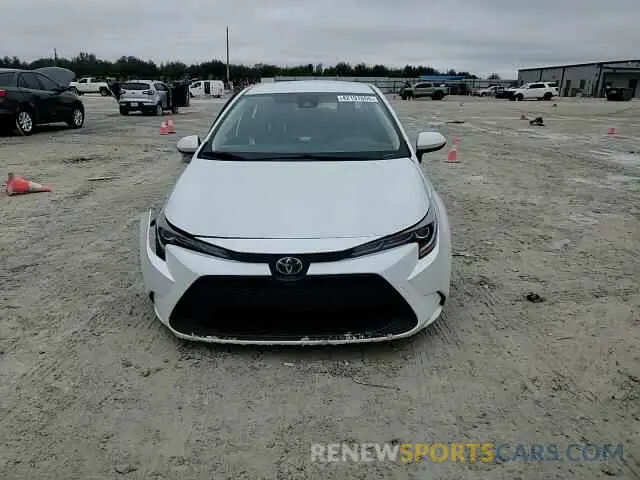 11 Photograph of a damaged car JTDEAMDE6NJ038088 TOYOTA COROLLA 2022