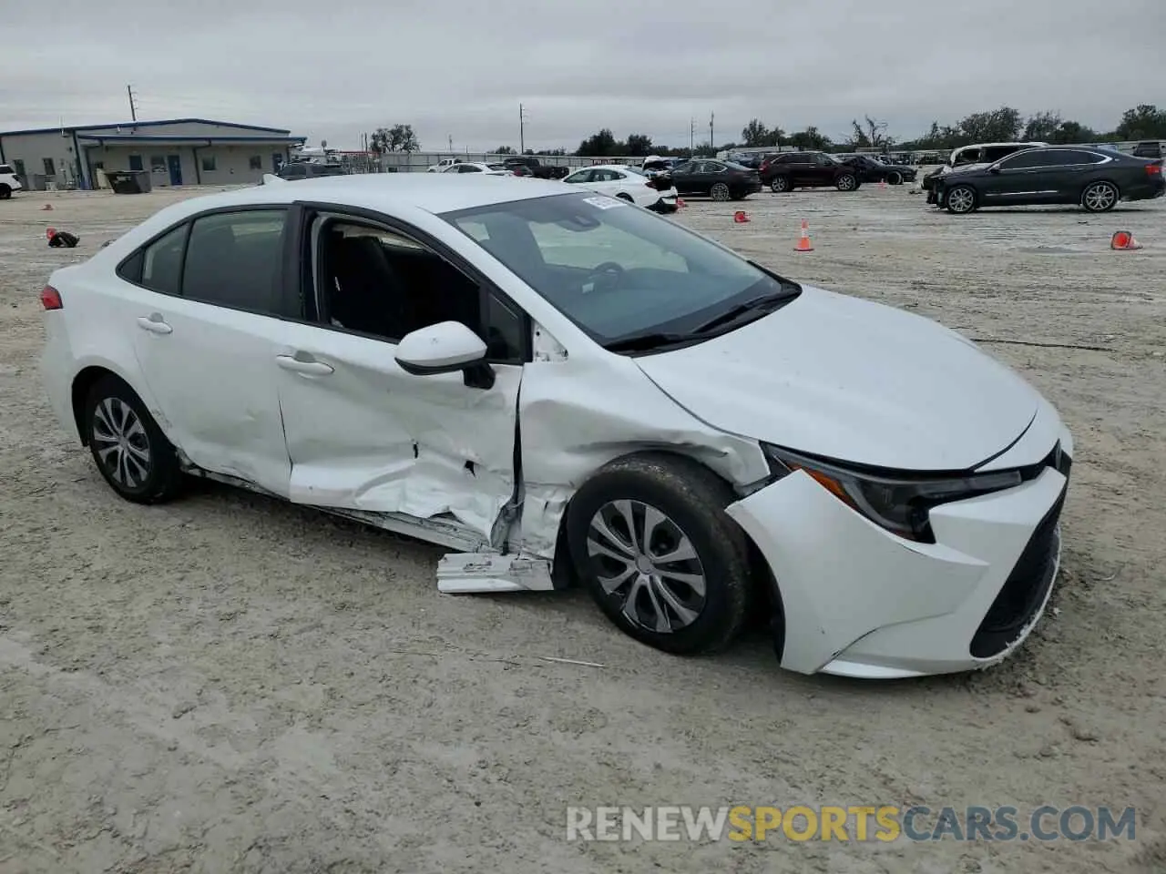 4 Photograph of a damaged car JTDEAMDE6NJ038088 TOYOTA COROLLA 2022