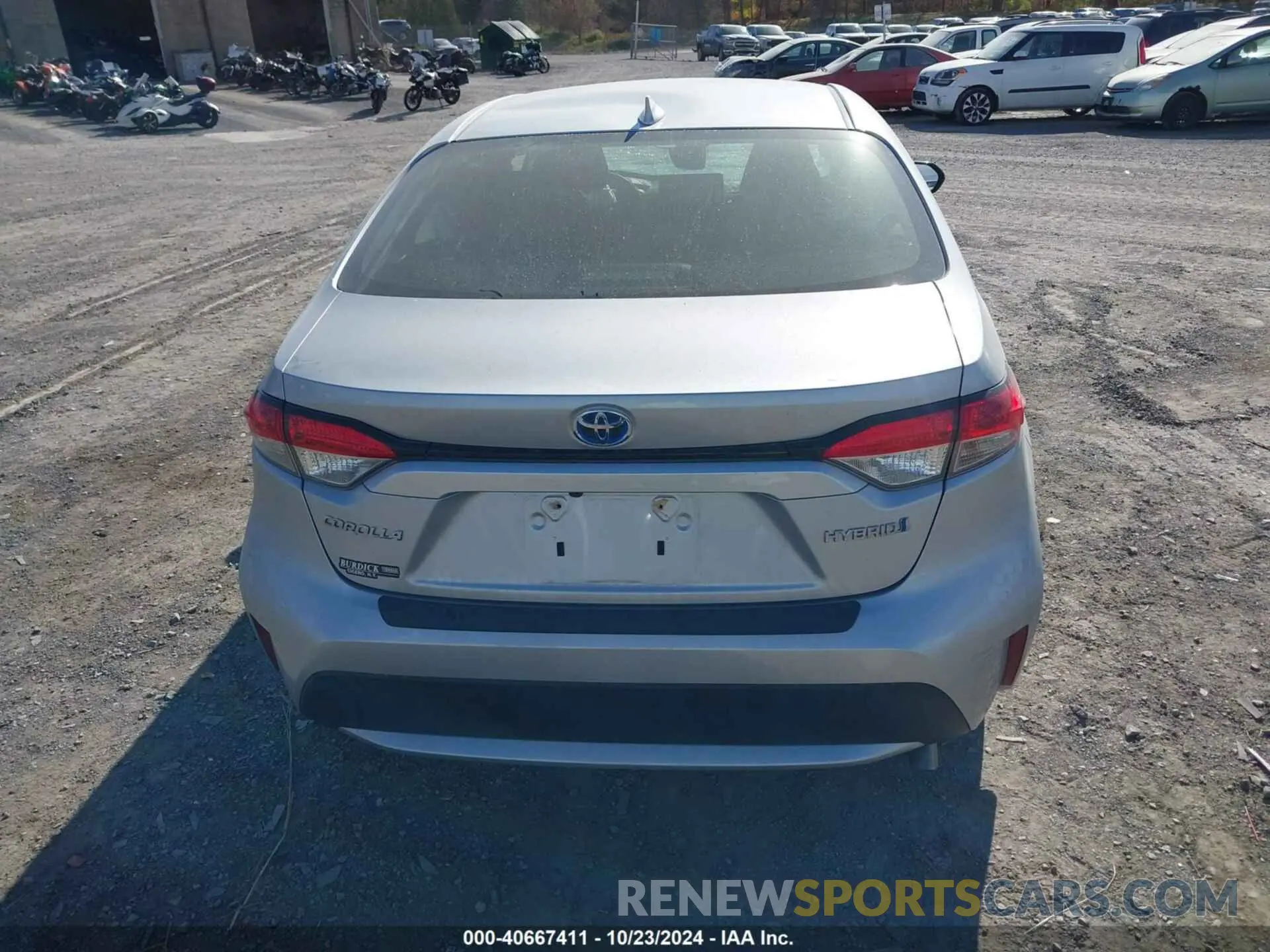 17 Photograph of a damaged car JTDEAMDE6NJ039810 TOYOTA COROLLA 2022