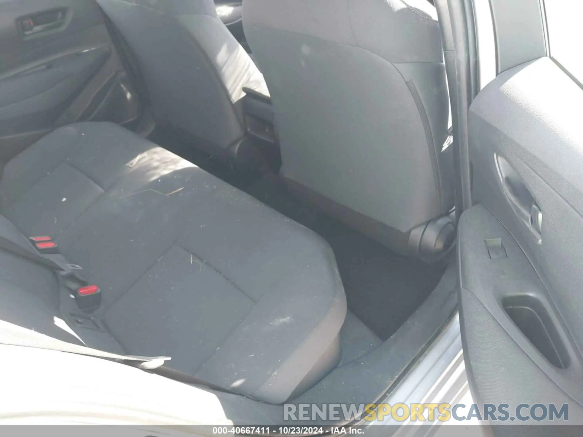8 Photograph of a damaged car JTDEAMDE6NJ039810 TOYOTA COROLLA 2022