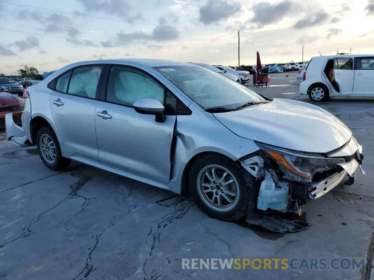 4 Photograph of a damaged car JTDEAMDE6NJ043386 TOYOTA COROLLA 2022