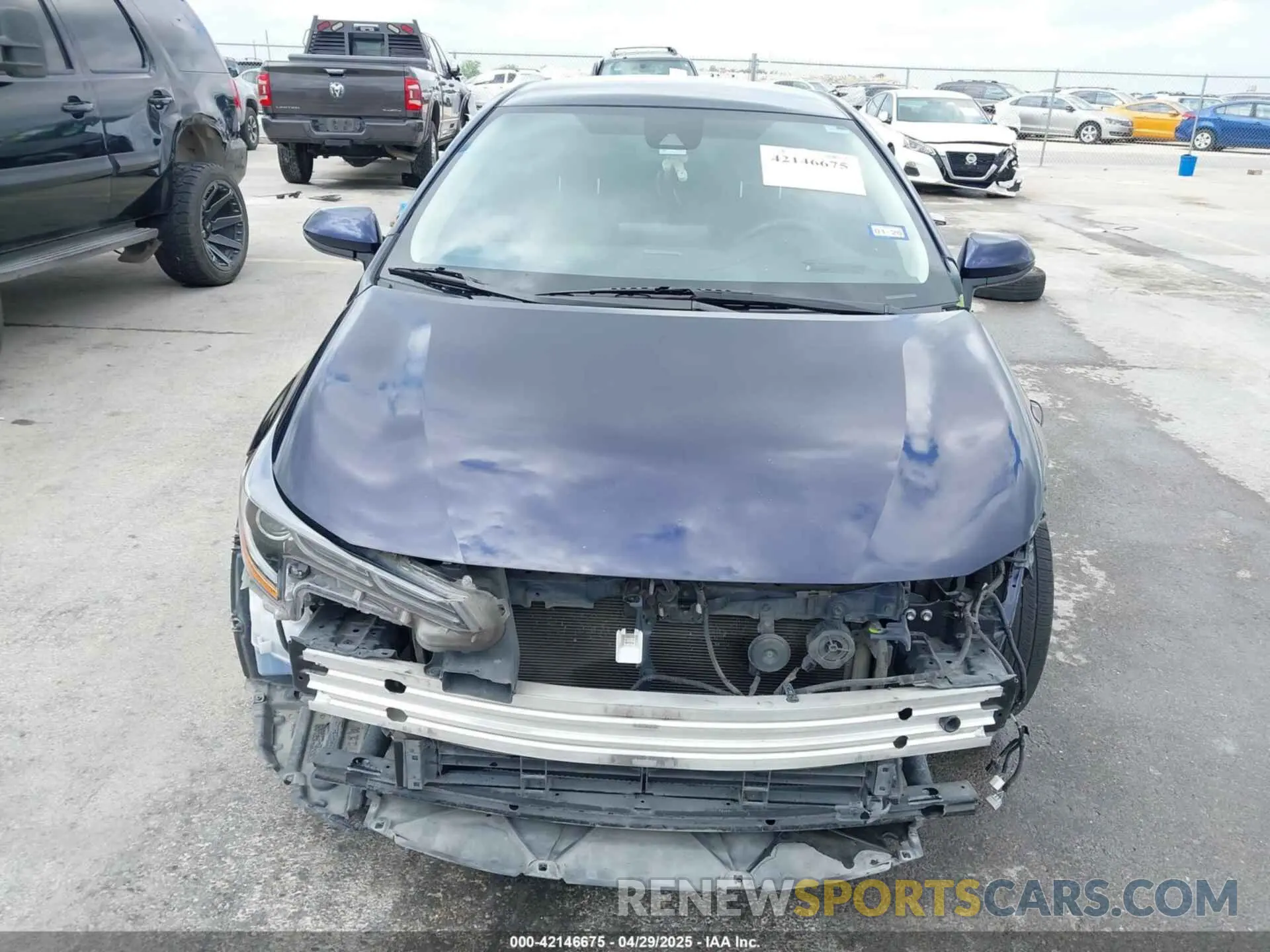 13 Photograph of a damaged car JTDEAMDE6NJ049043 TOYOTA COROLLA 2022