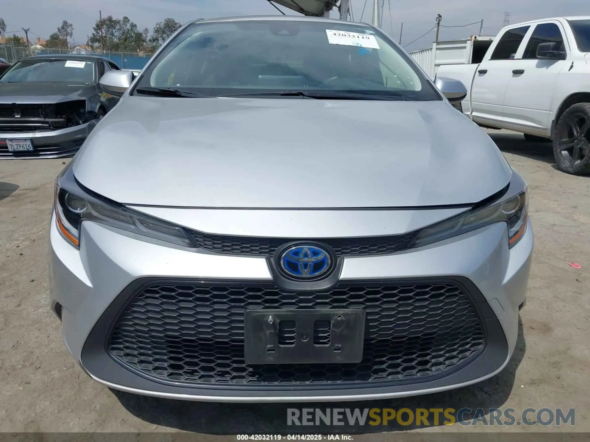 12 Photograph of a damaged car JTDEAMDE6NJ056705 TOYOTA COROLLA 2022