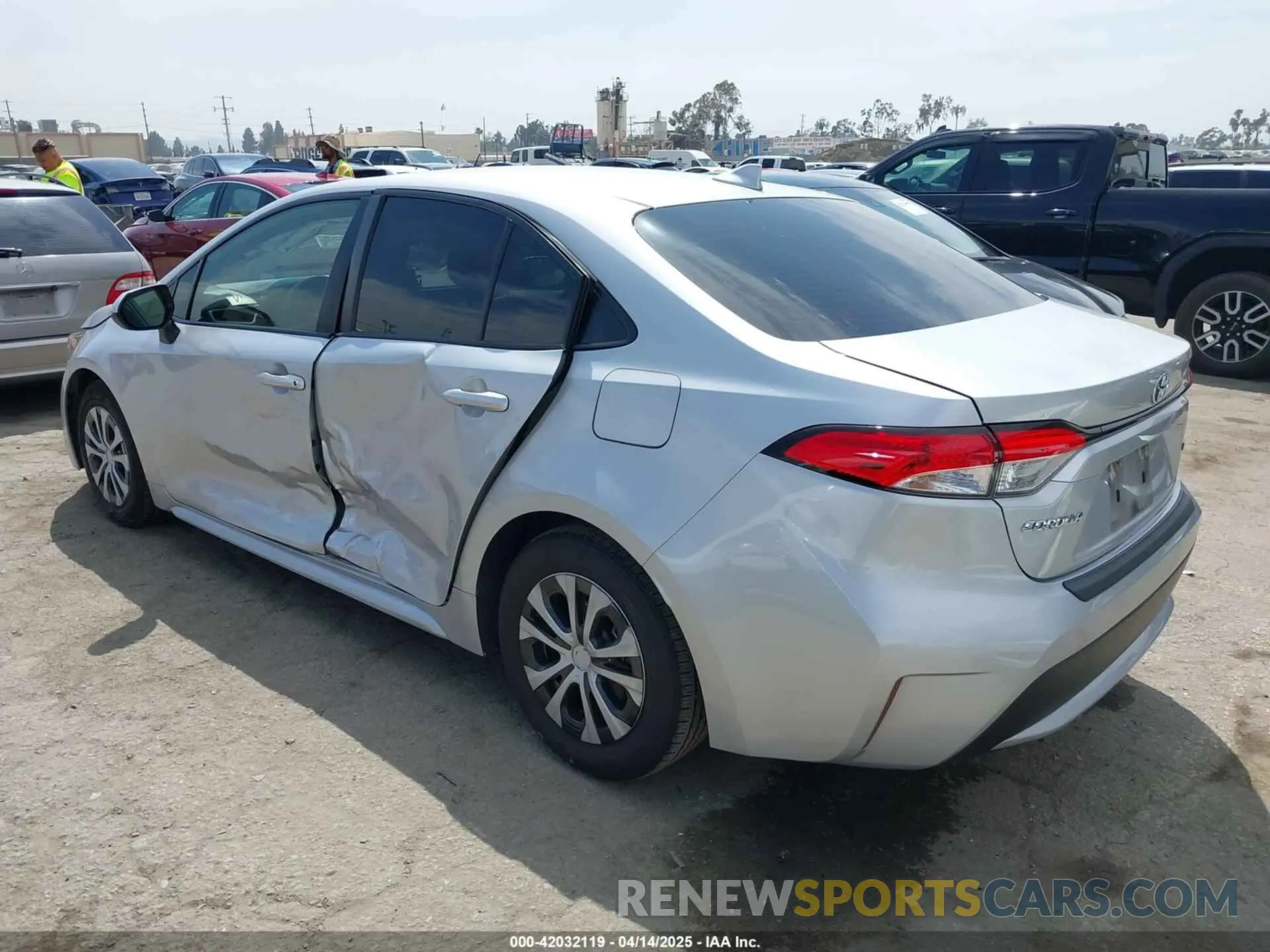 3 Photograph of a damaged car JTDEAMDE6NJ056705 TOYOTA COROLLA 2022