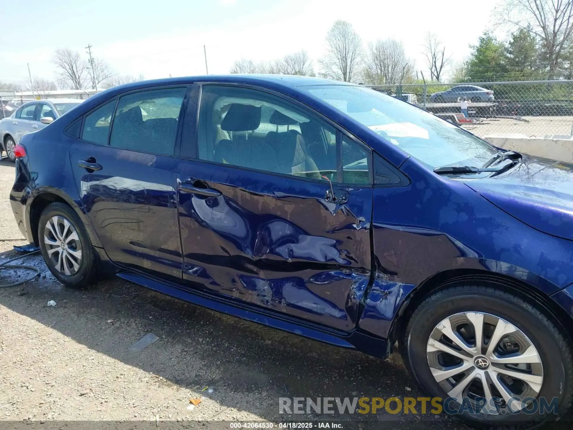 13 Photograph of a damaged car JTDEAMDE6NJ061483 TOYOTA COROLLA 2022