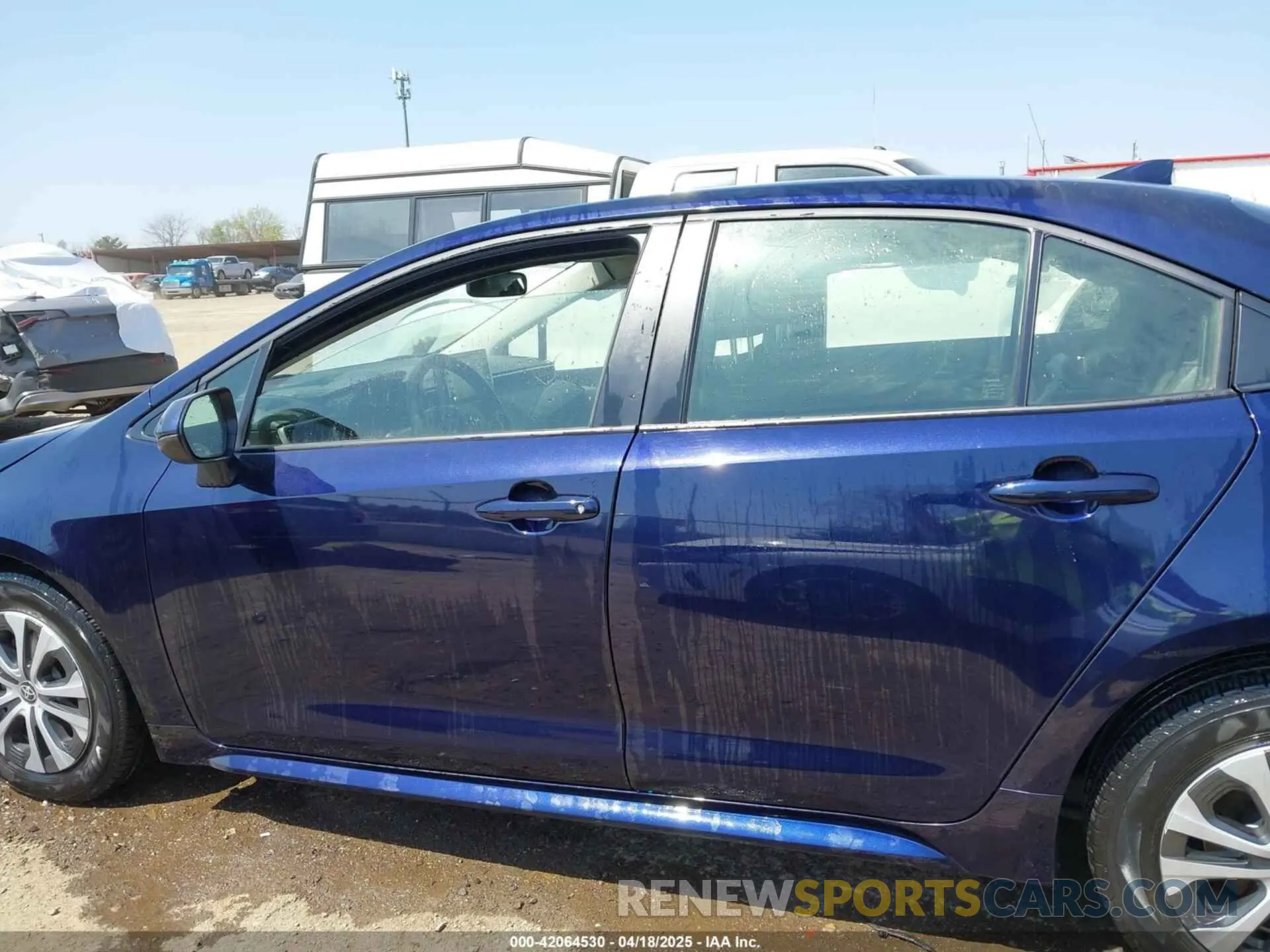 14 Photograph of a damaged car JTDEAMDE6NJ061483 TOYOTA COROLLA 2022