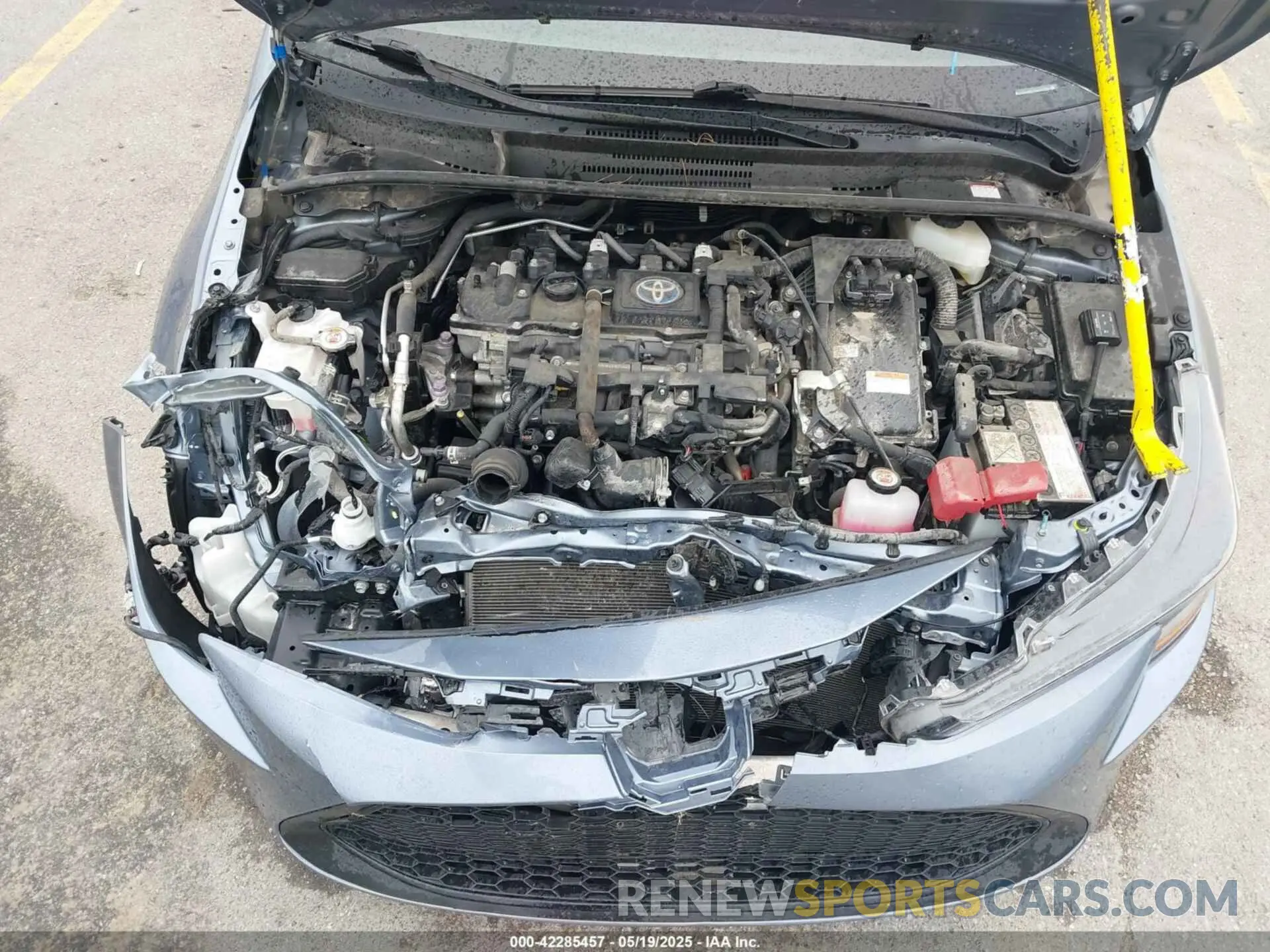 10 Photograph of a damaged car JTDEAMDE7NJ037256 TOYOTA COROLLA 2022