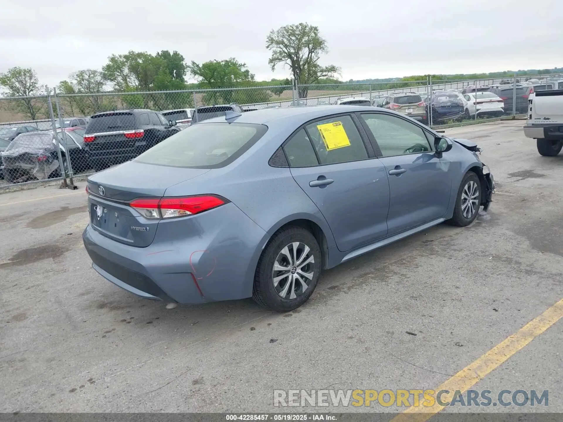 4 Photograph of a damaged car JTDEAMDE7NJ037256 TOYOTA COROLLA 2022