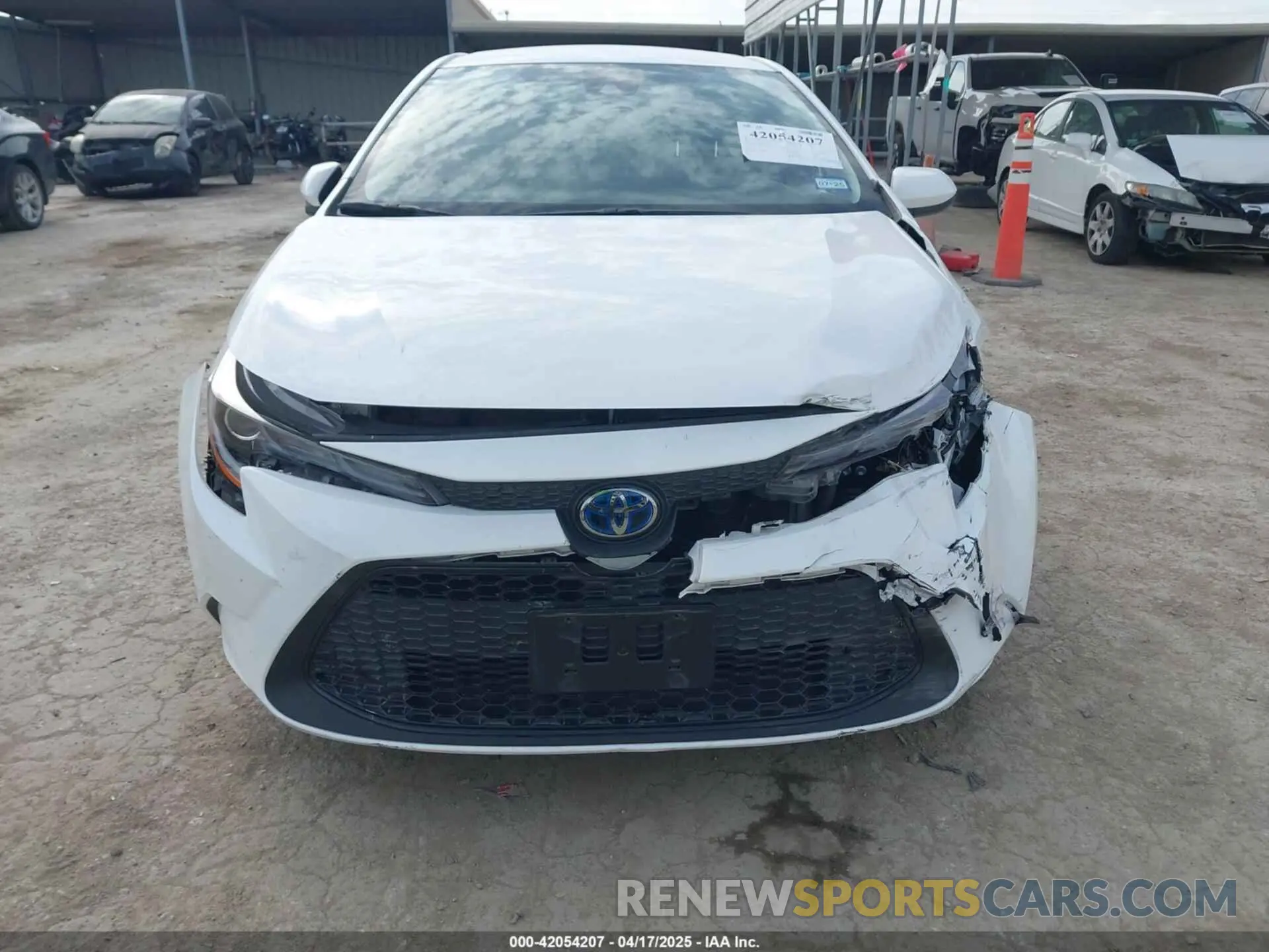 12 Photograph of a damaged car JTDEAMDE8NJ037587 TOYOTA COROLLA 2022