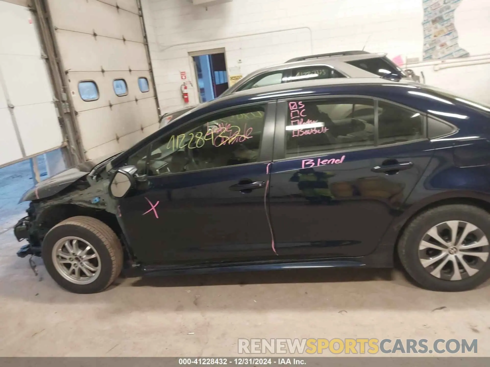 14 Photograph of a damaged car JTDEAMDE8NJ046578 TOYOTA COROLLA 2022