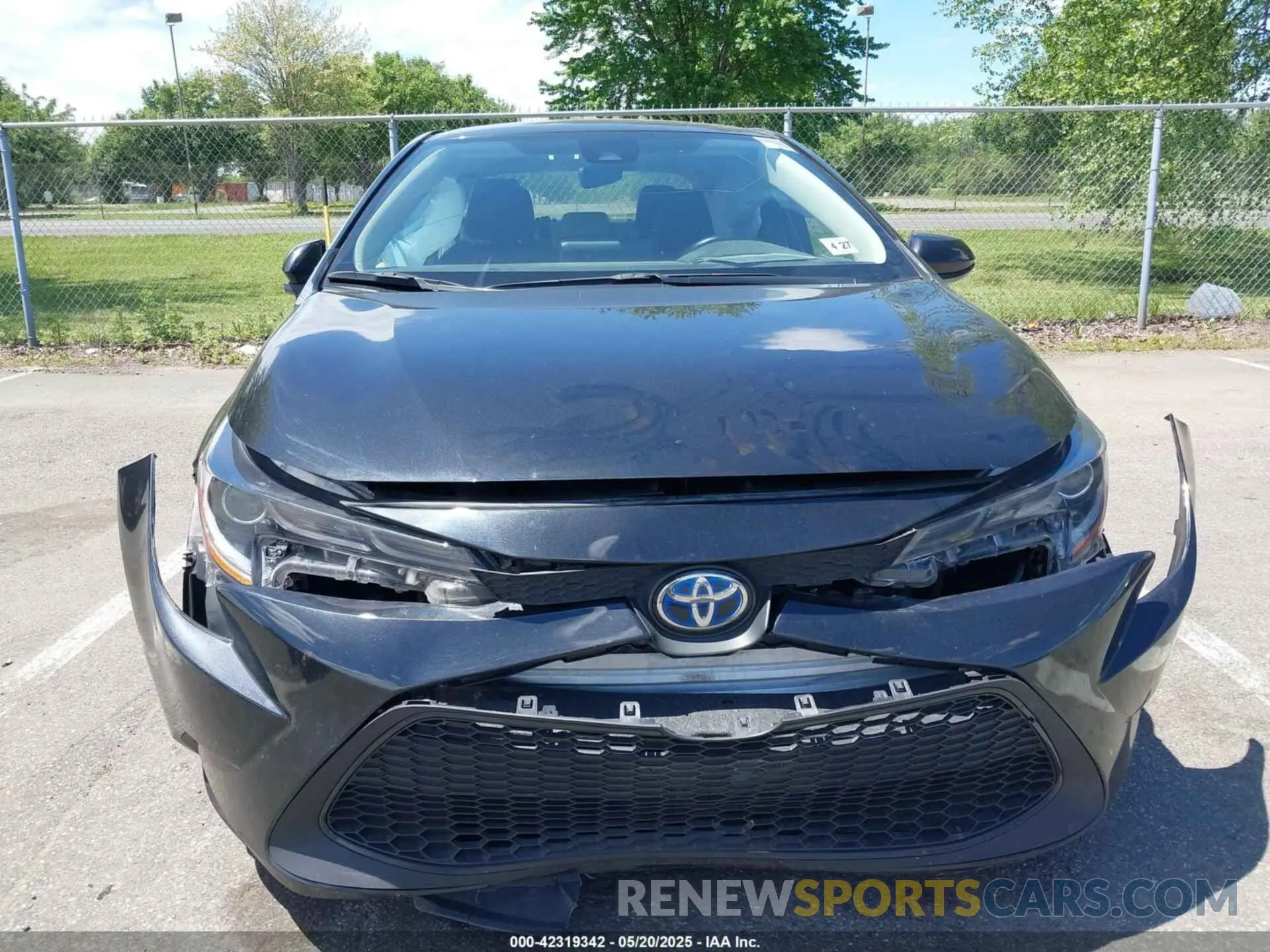 11 Photograph of a damaged car JTDEAMDE8NJ055538 TOYOTA COROLLA 2022