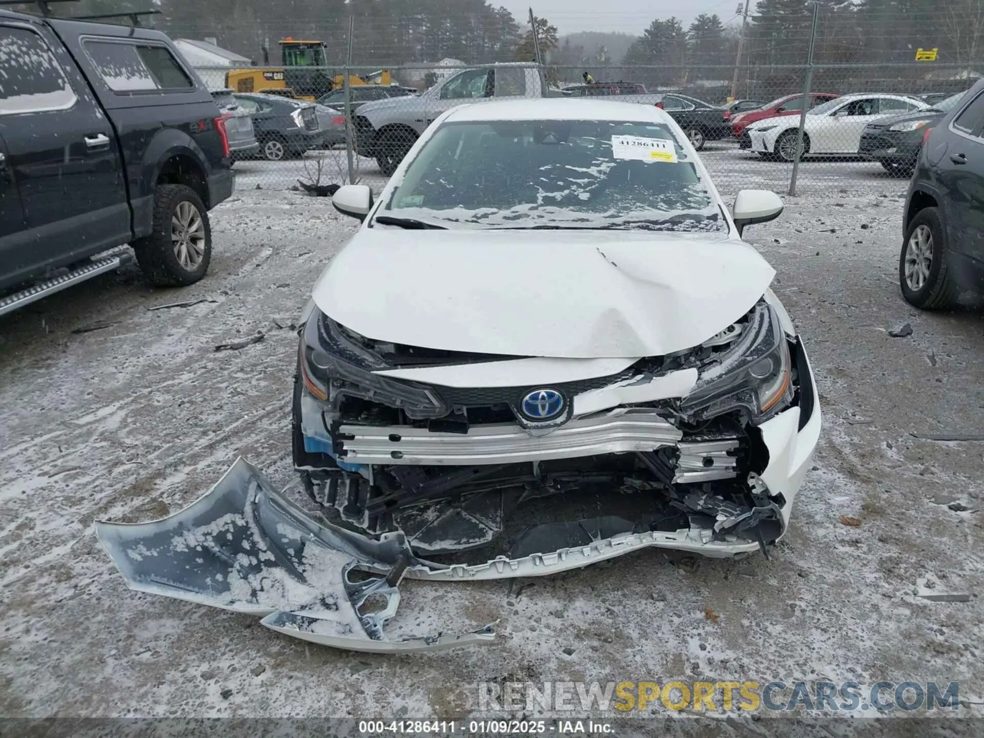13 Photograph of a damaged car JTDEAMDE9N3009933 TOYOTA COROLLA 2022