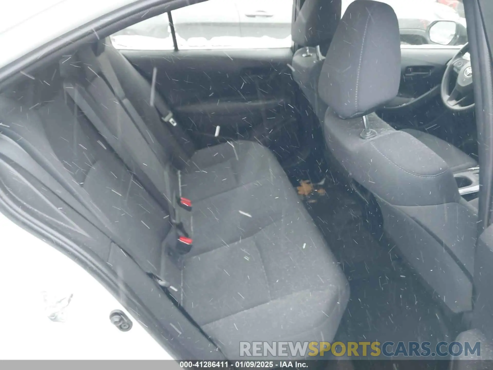 8 Photograph of a damaged car JTDEAMDE9N3009933 TOYOTA COROLLA 2022