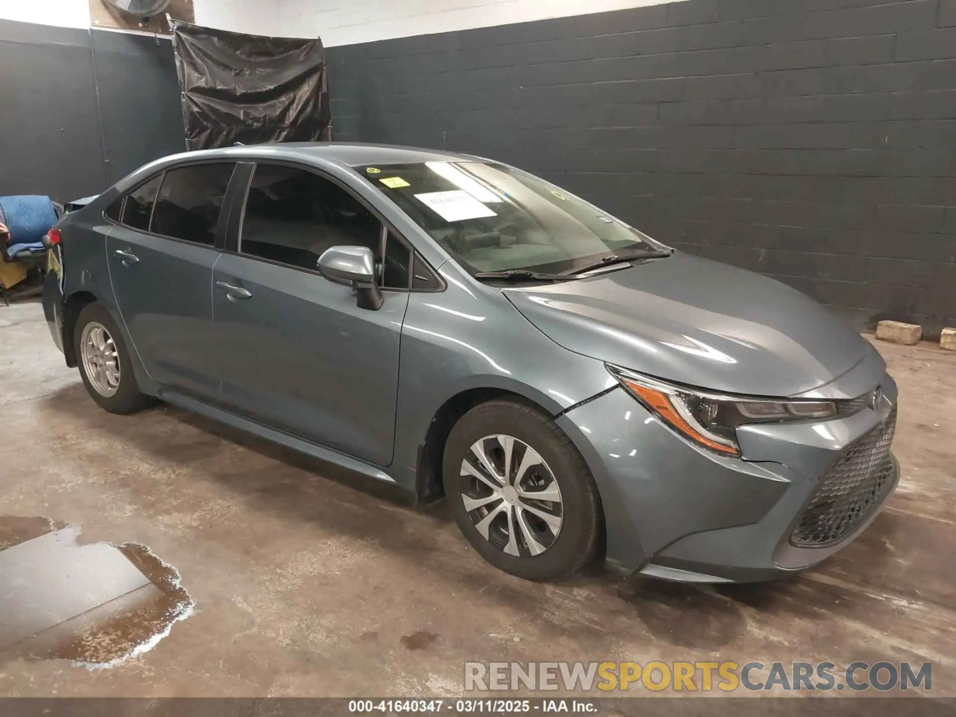 1 Photograph of a damaged car JTDEAMDE9NJ038098 TOYOTA COROLLA 2022